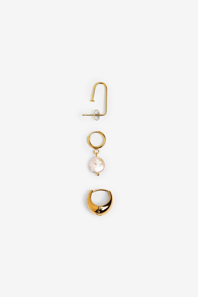 Golden Pearl Pendant Necklace