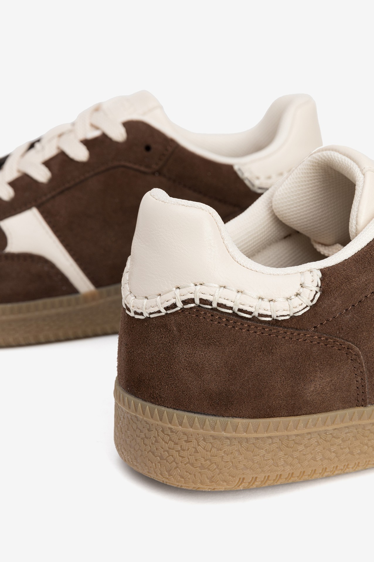 Zapatillas marr�n oscuro