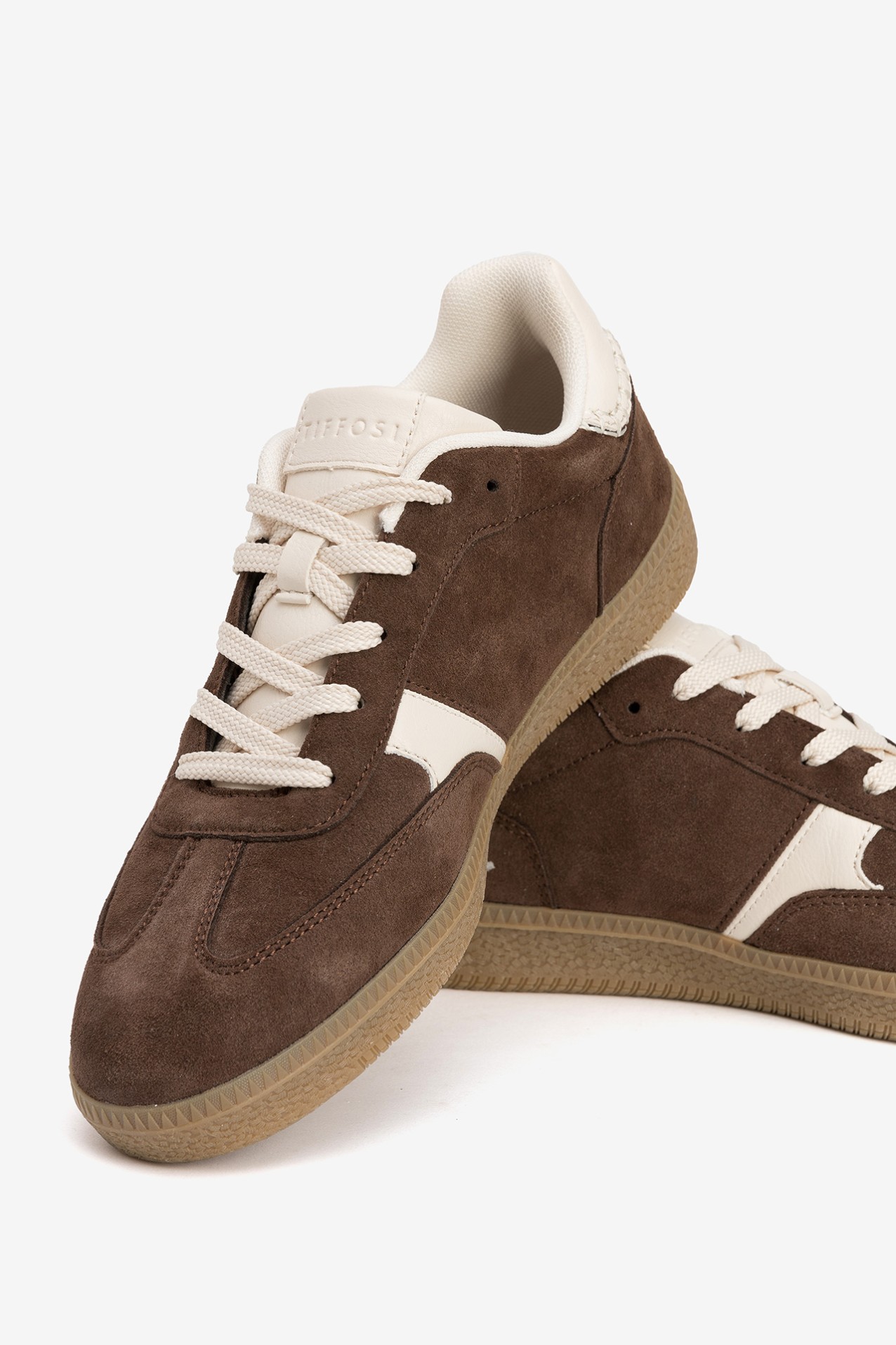 Zapatillas marr�n oscuro