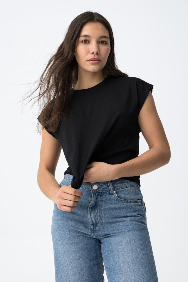 Black Short Sleeve T-shirt Black Short Sleeve T-shirt