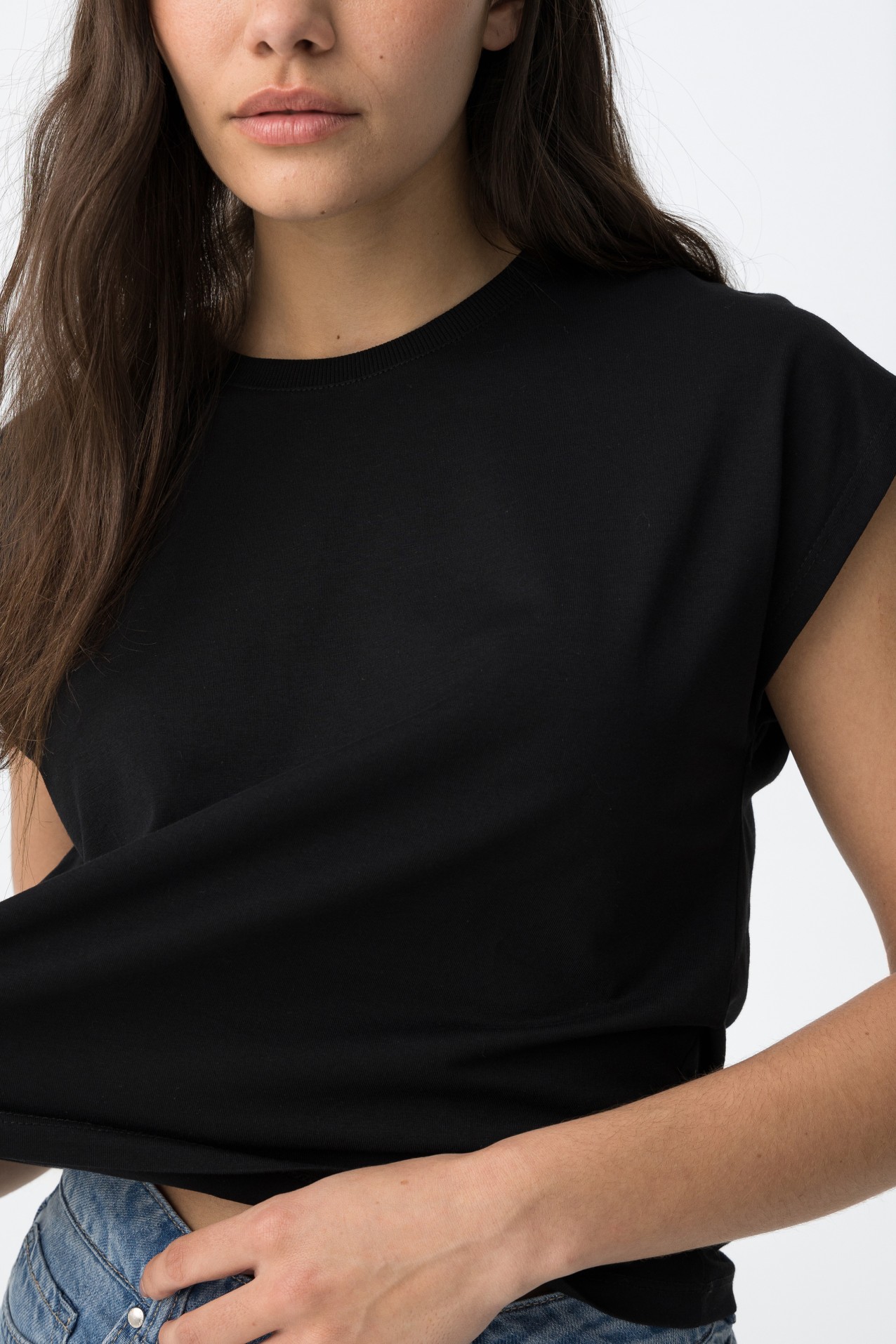 Camiseta negra manga corta