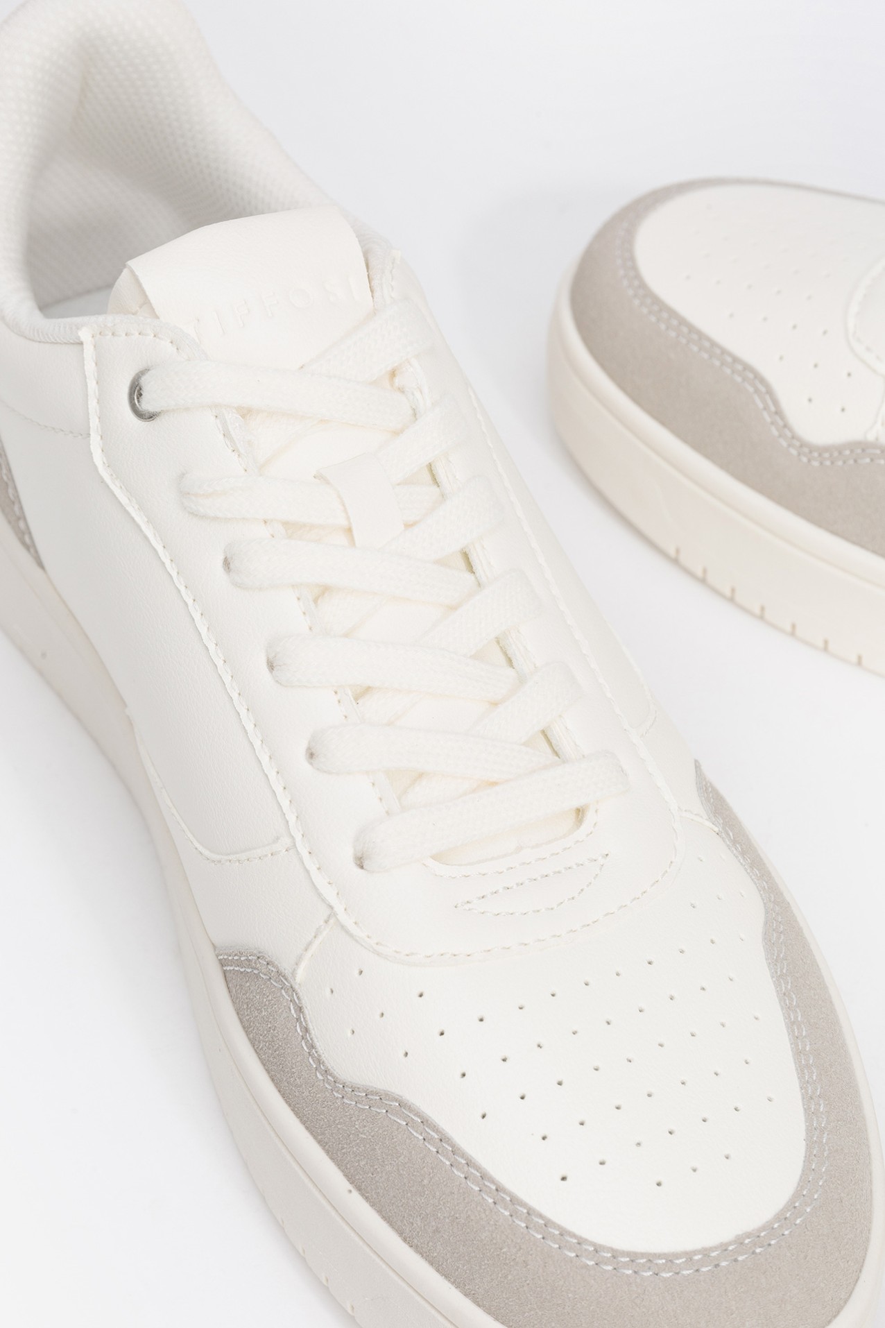 Casual Sneakers