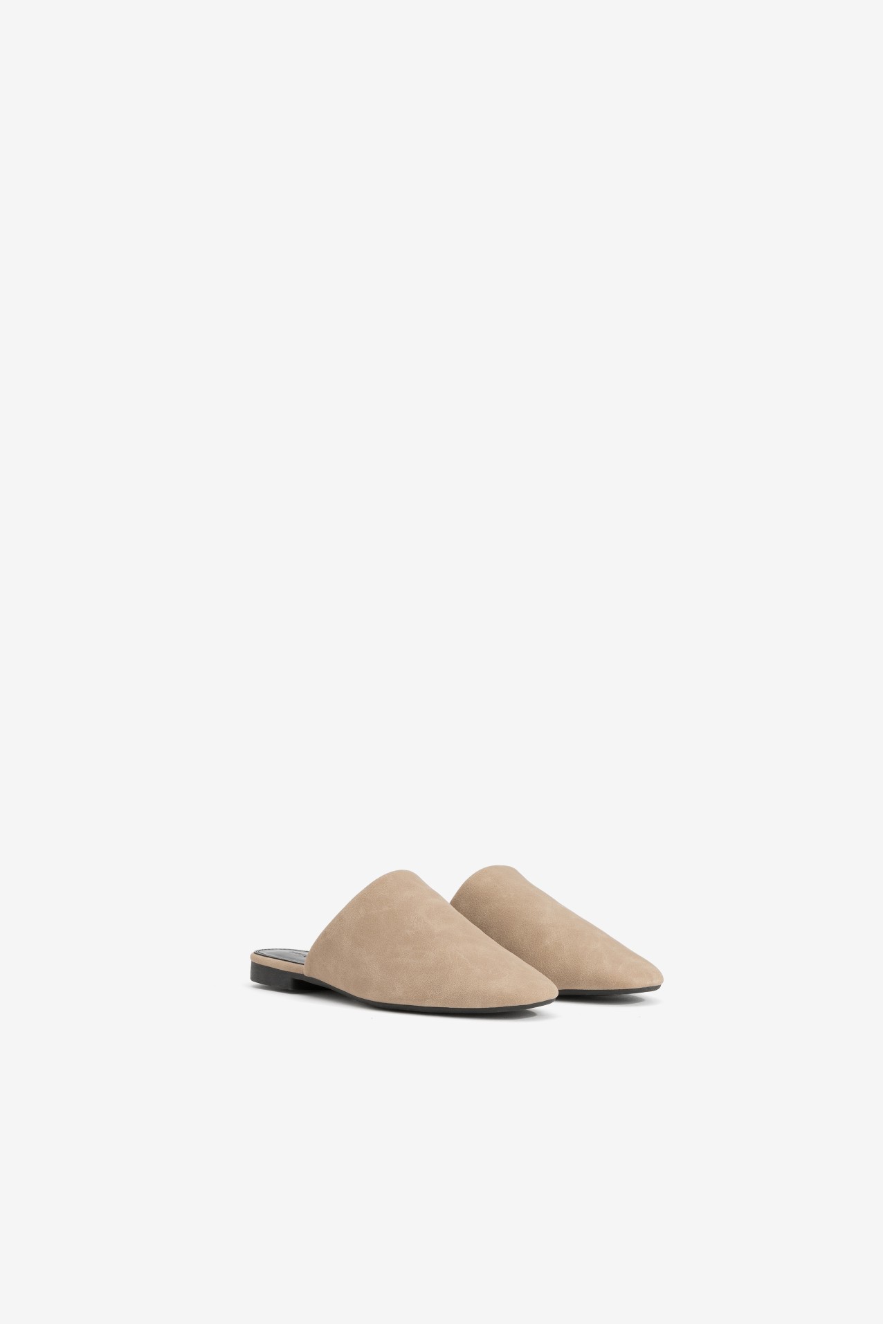 Chinelo beige punta fina