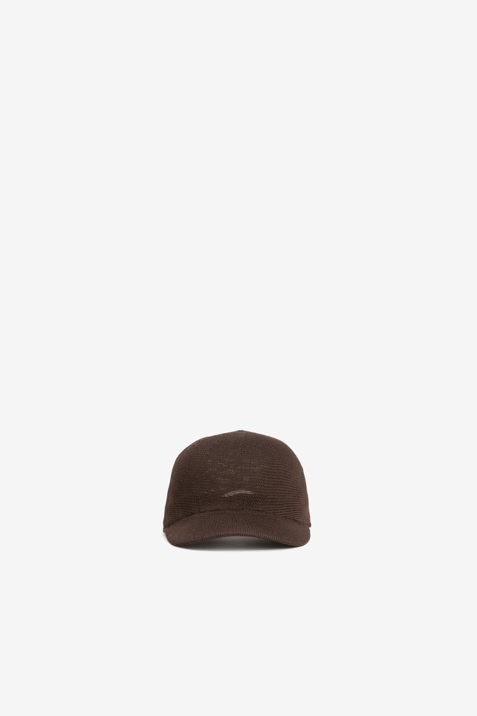 Gorra chocolate con rejilla