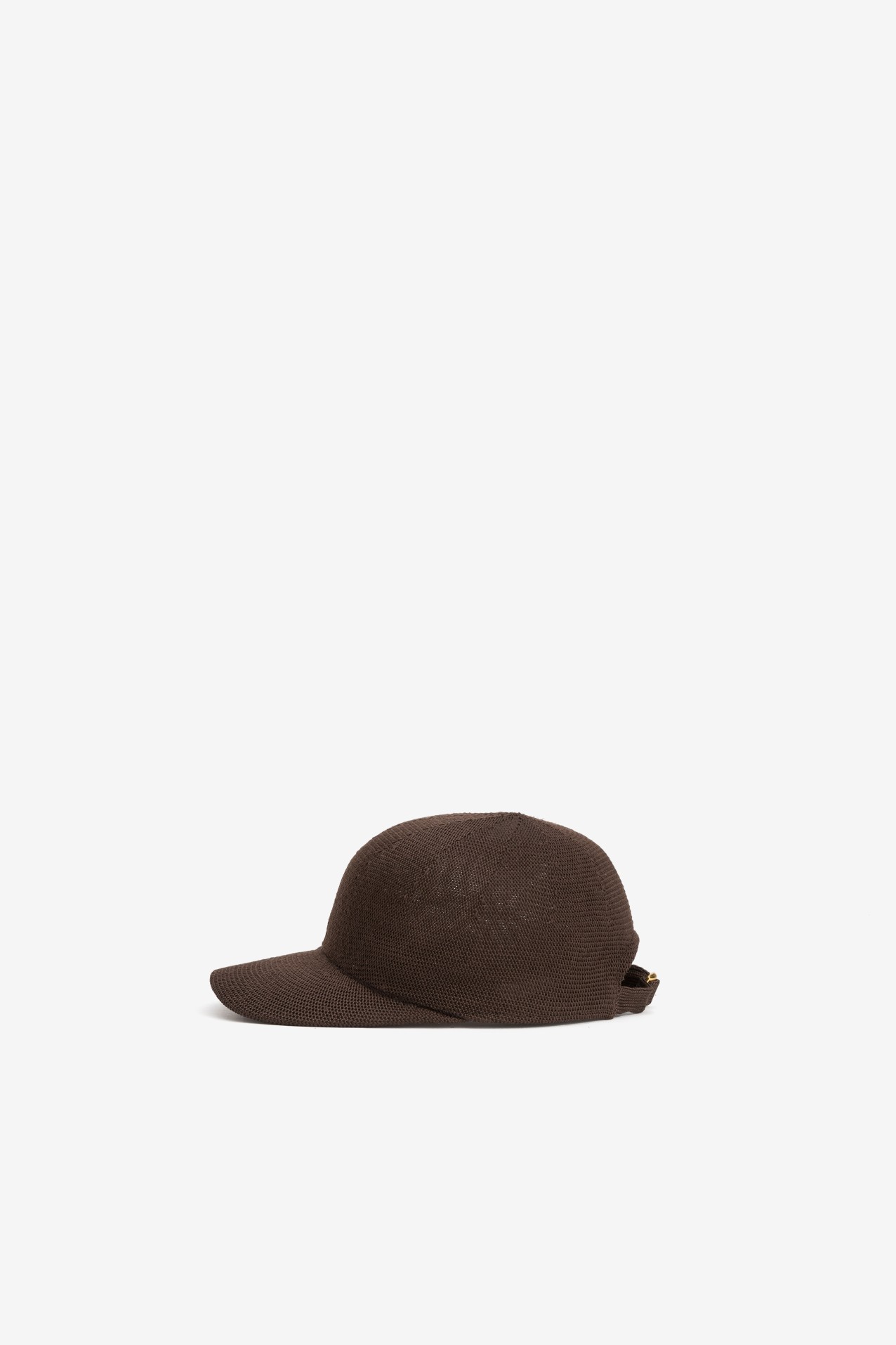 Gorra chocolate con rejilla