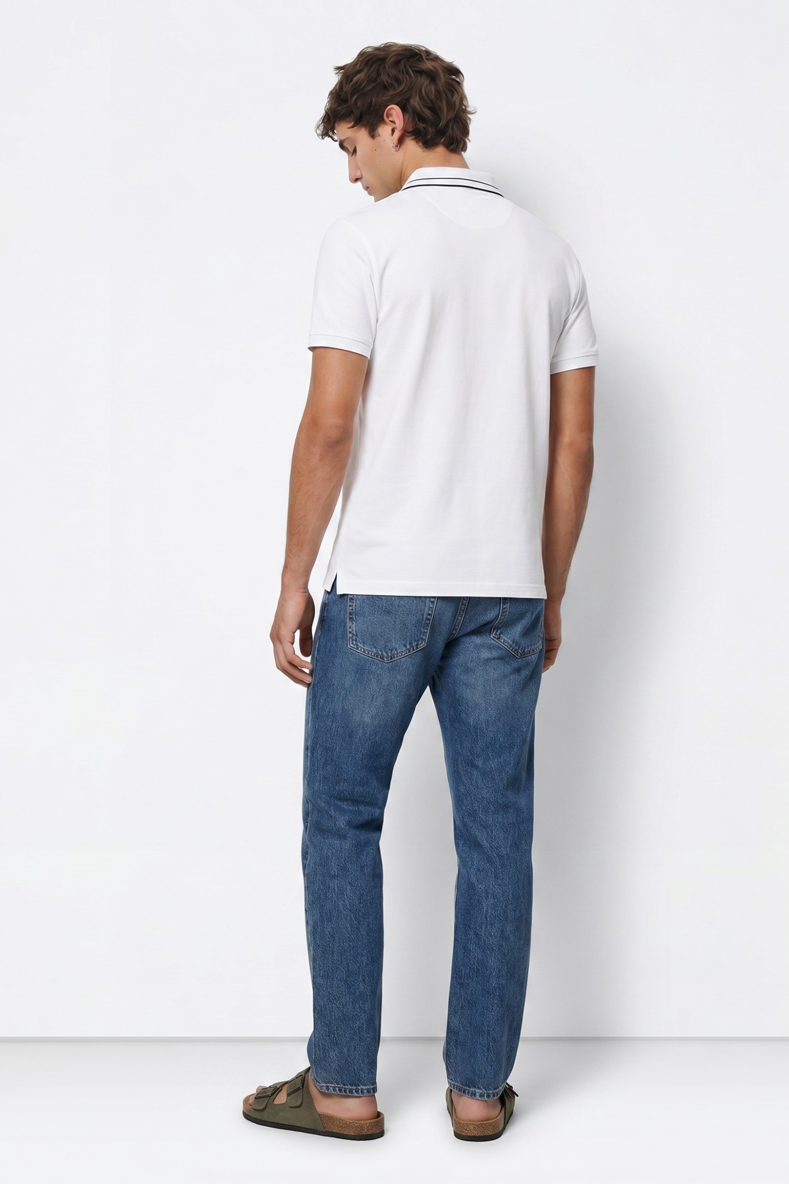 Polo branco gola riscada