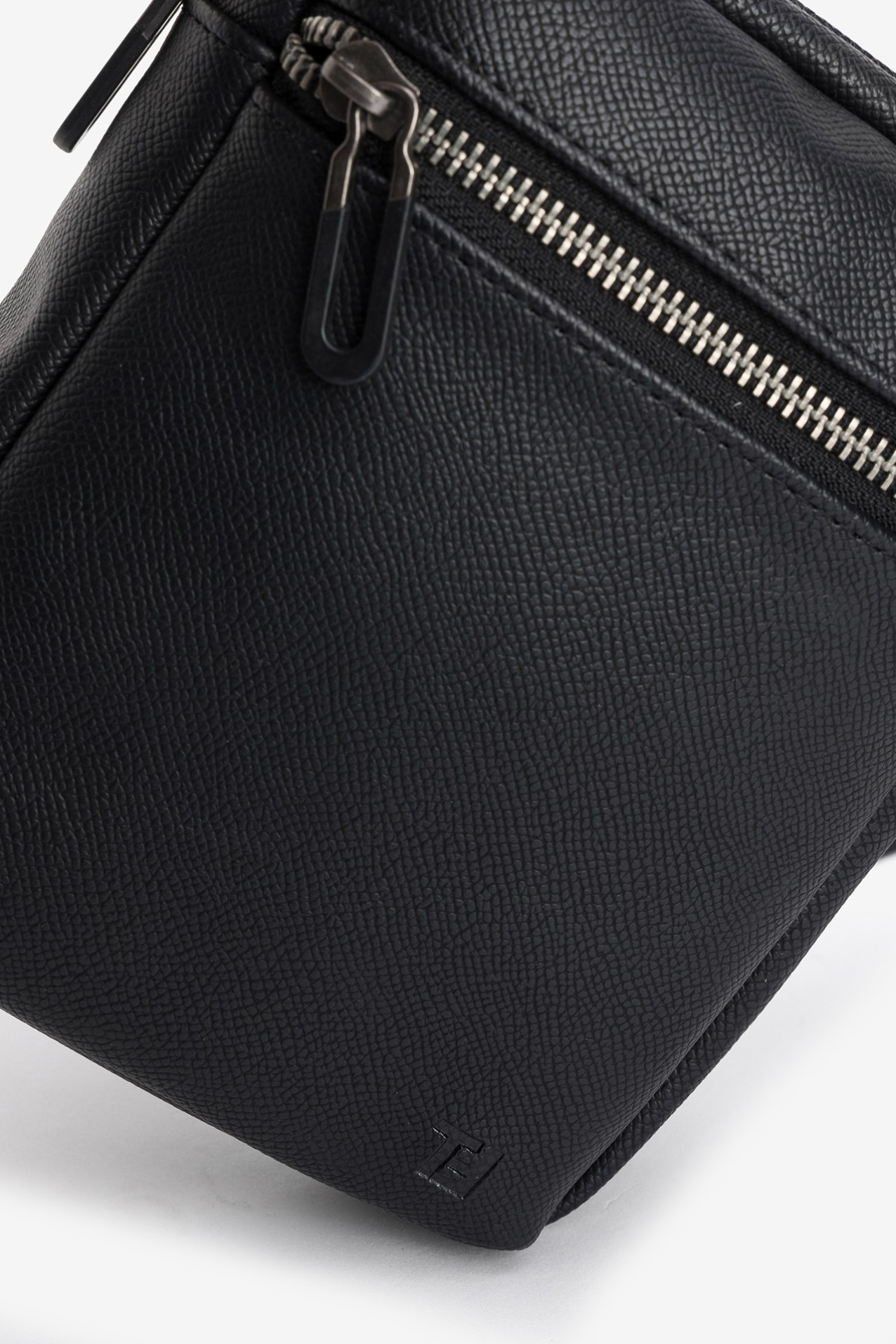 Porta-telem�vel preto compacto