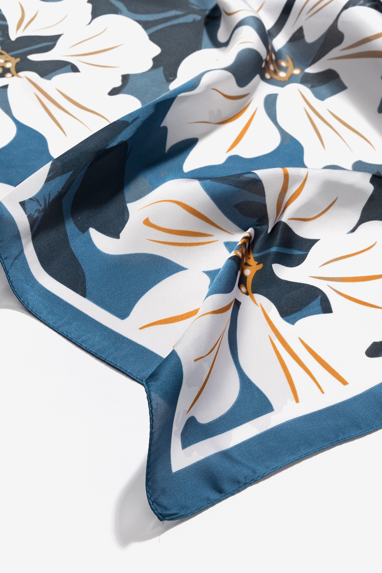 Len�o azul floral quadrado