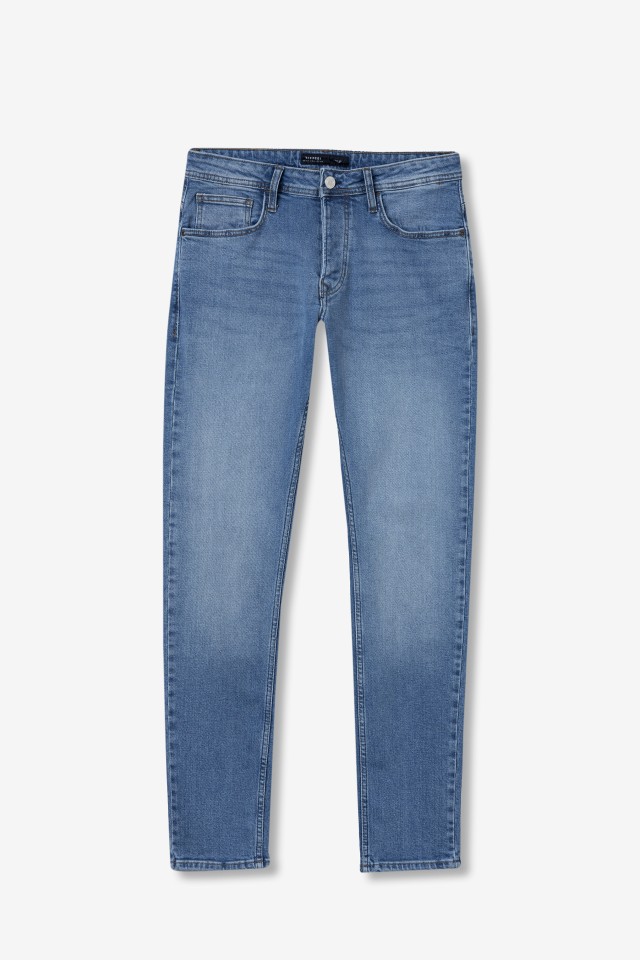 Jeans corte tapered azul