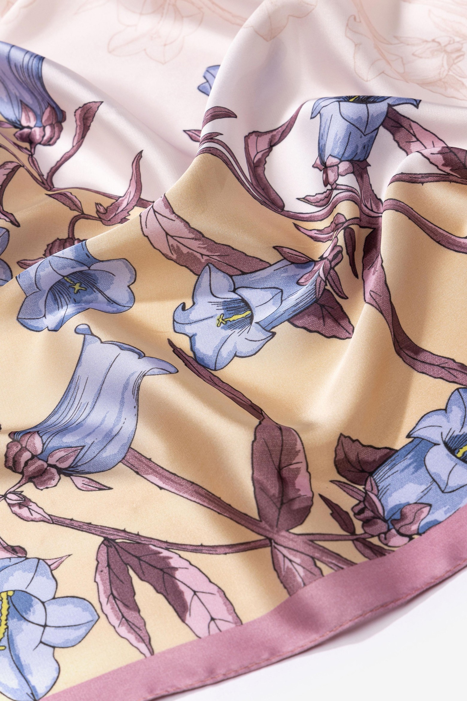 Len�o floral em tons suaves