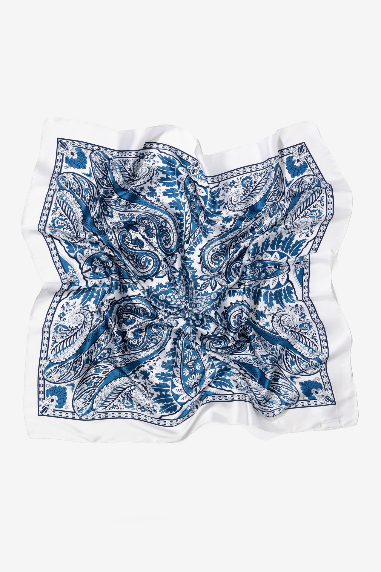 Len�o azul estampado paisley