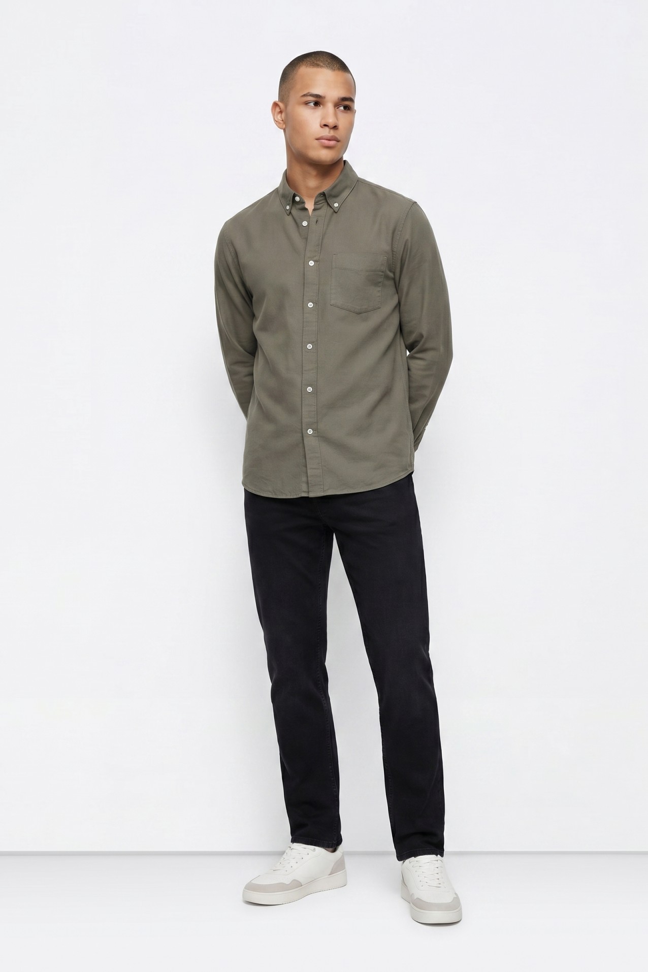 Camisa B�sica Regular Fit