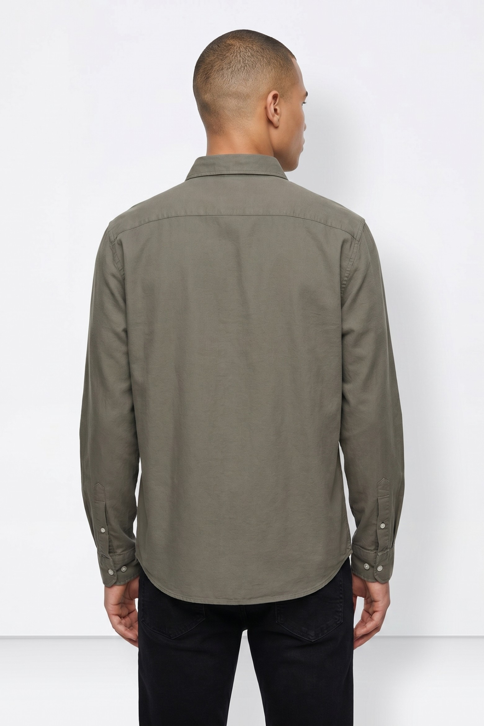 Camisa B�sica Regular Fit