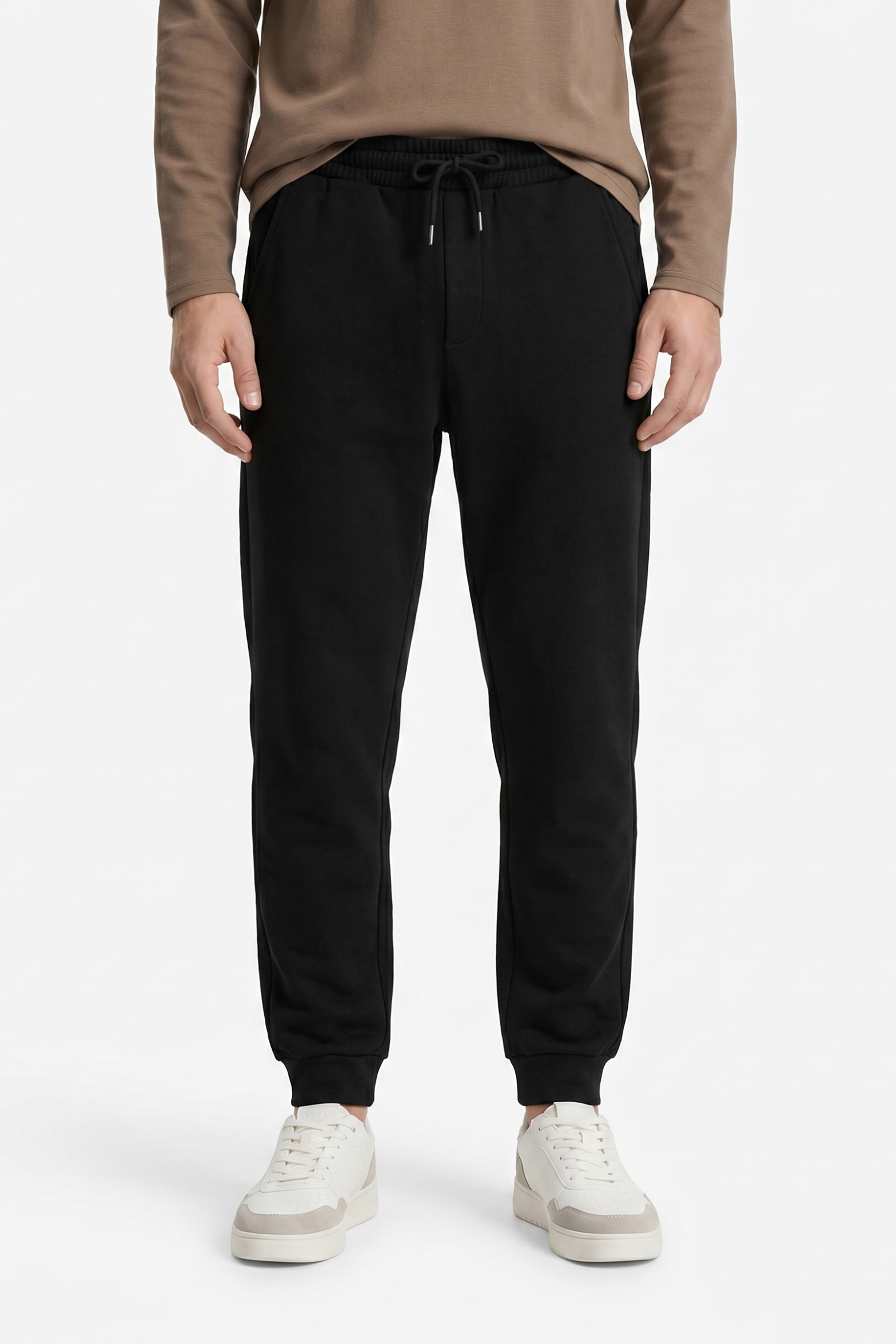 Pantalón slim fit negro