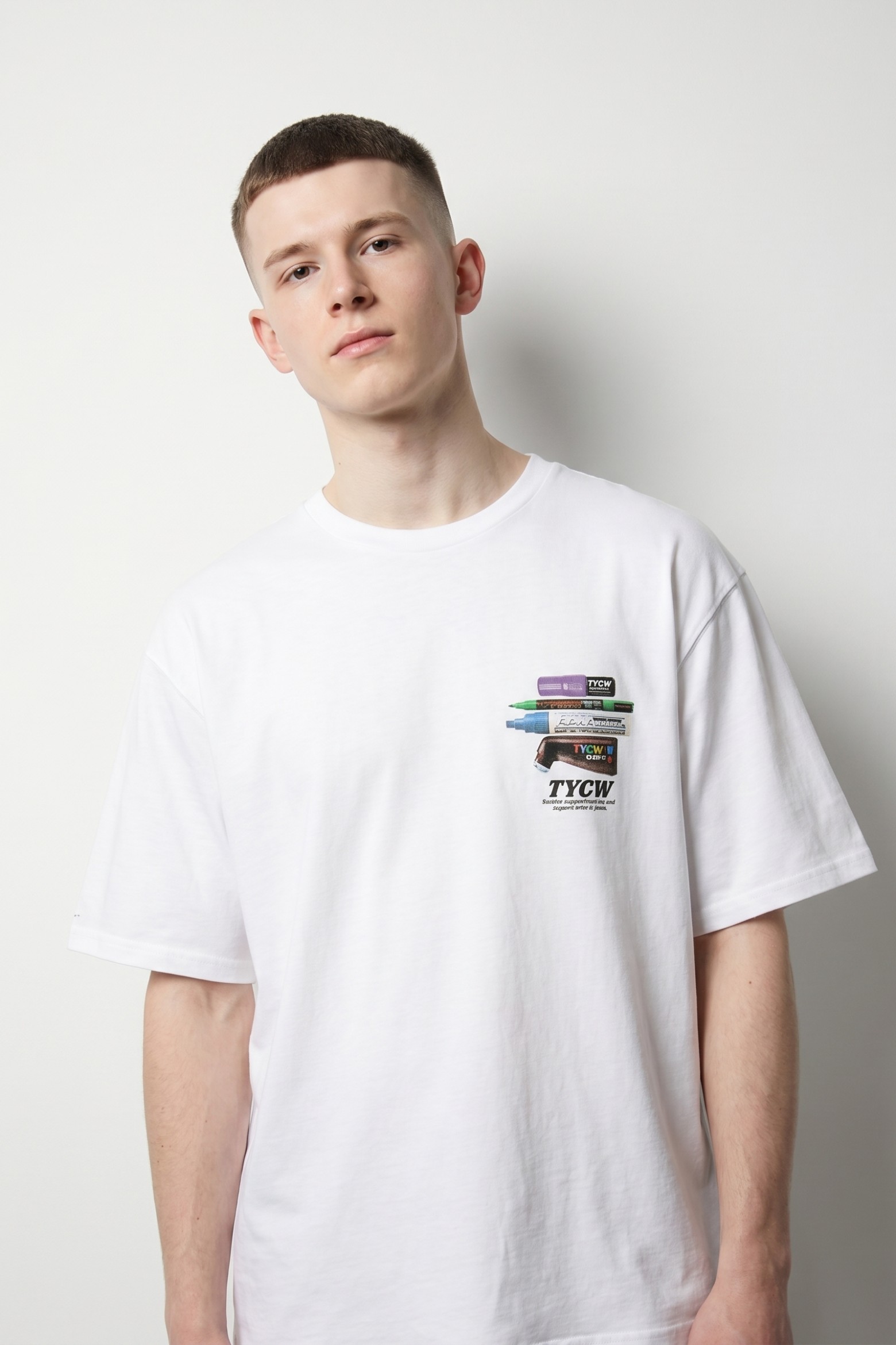 Camiseta oversize blanca estampada
