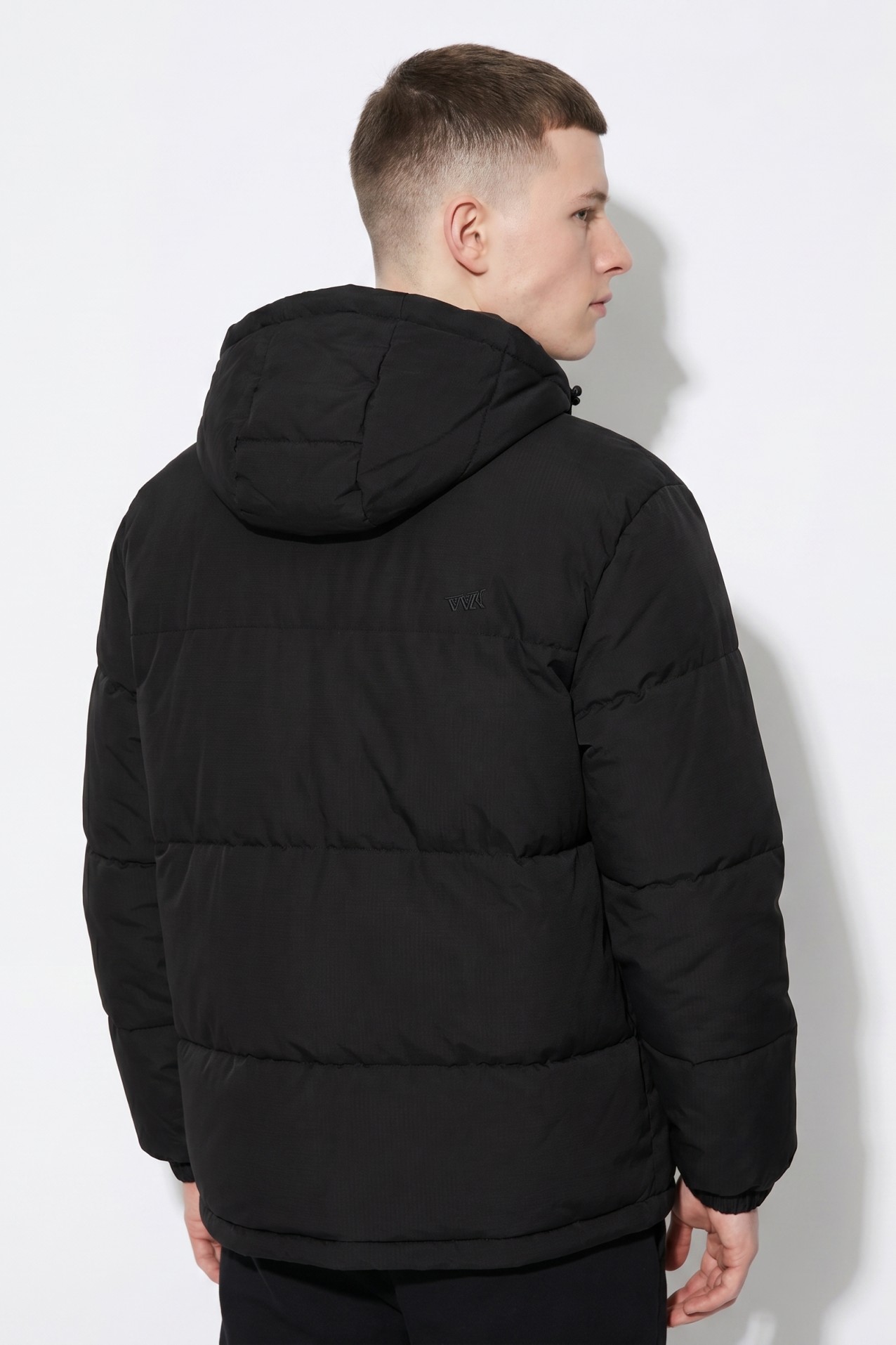 Casaco oversize de cor preta