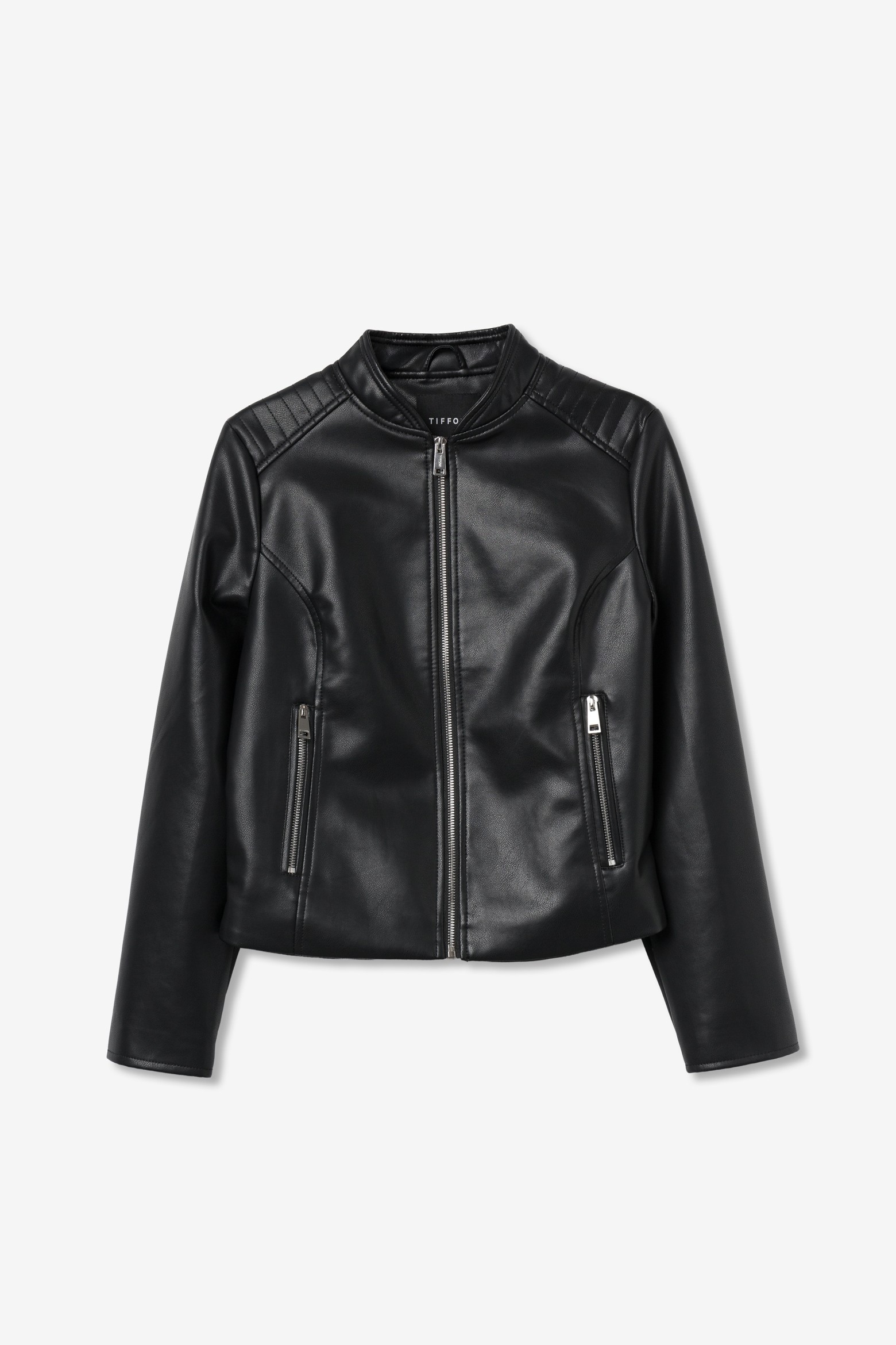 Cazadora negra estilo biker