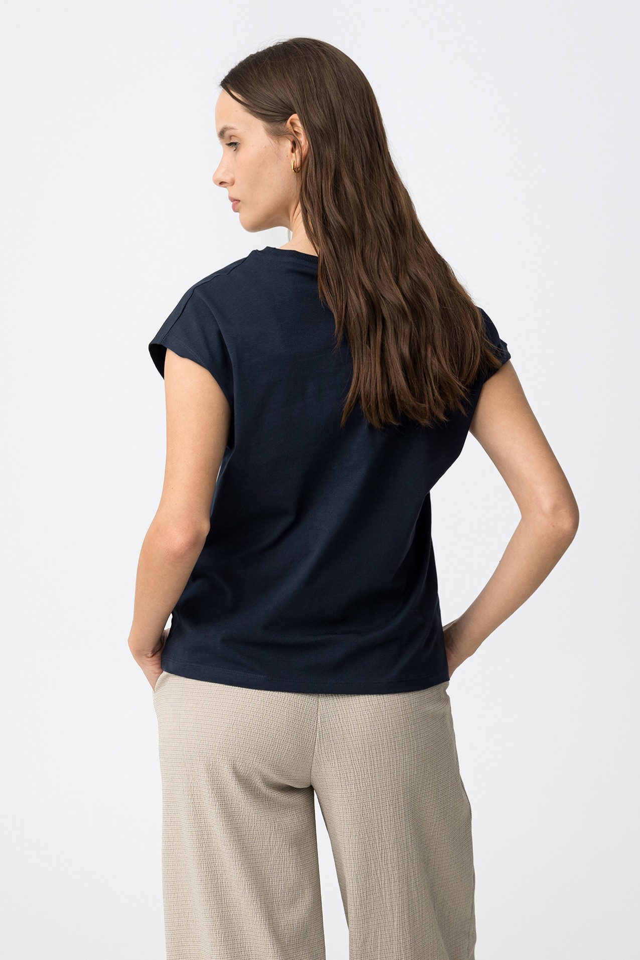 Camiseta azul escote pico