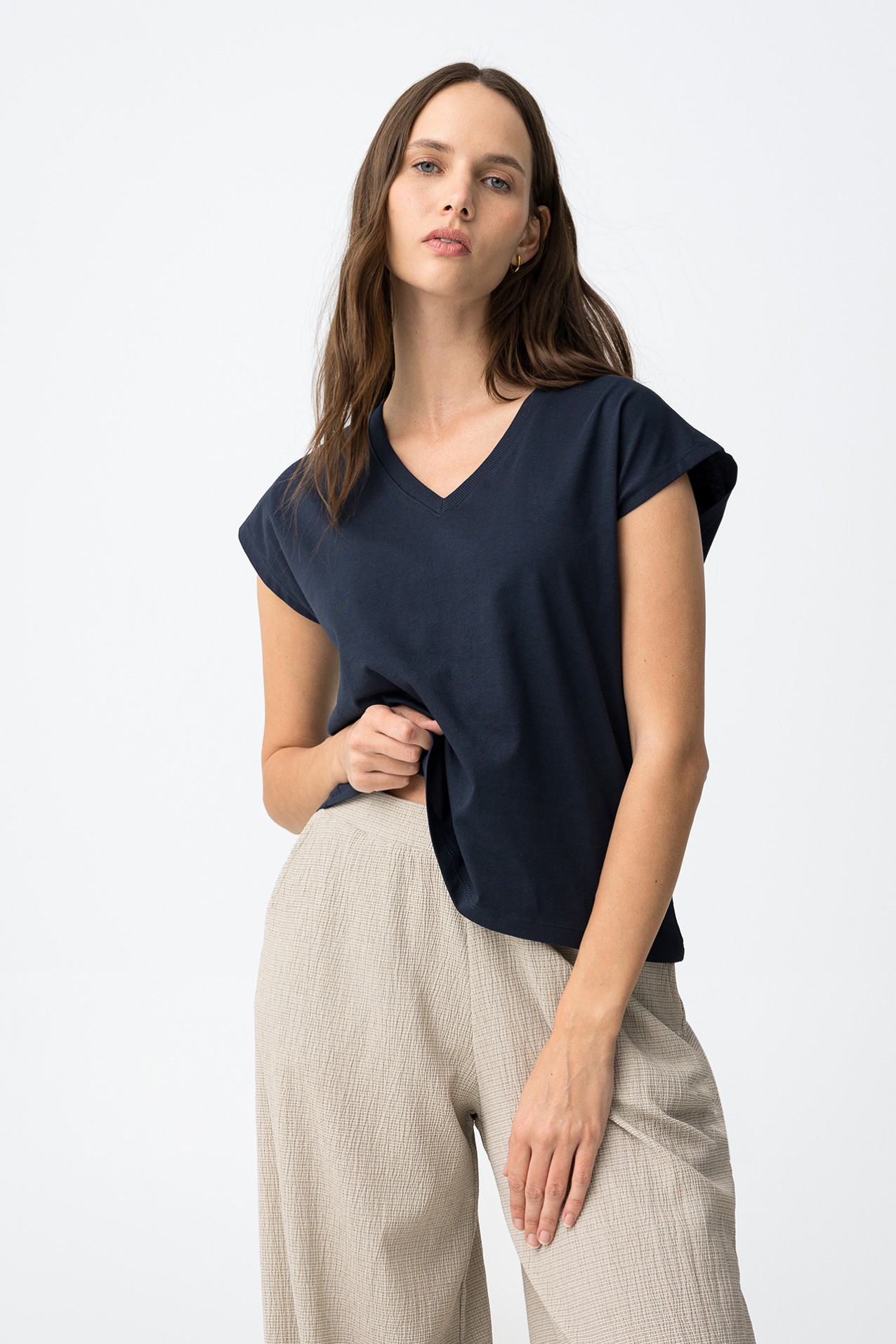 Camiseta azul escote pico