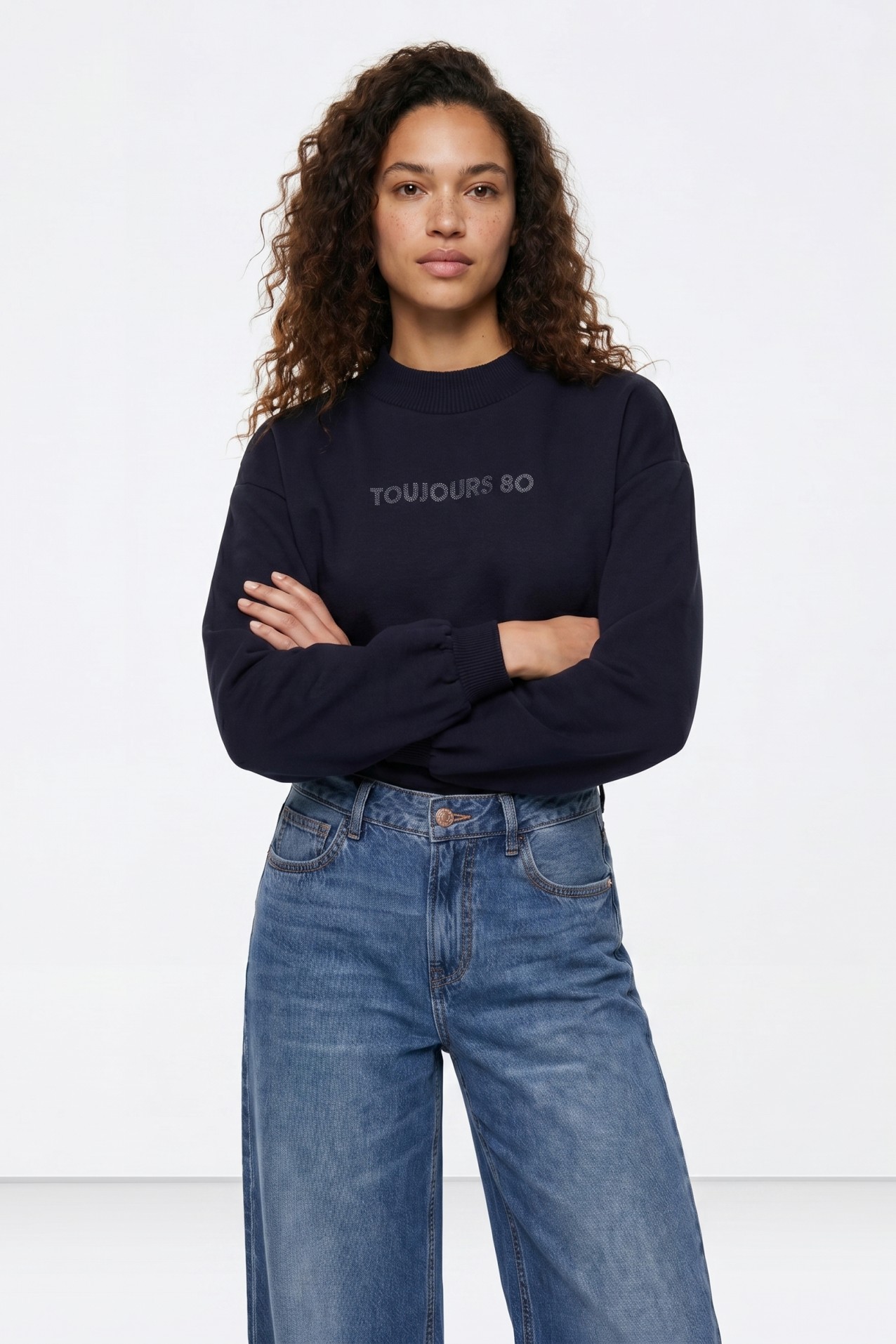 Sudadera azul con mensaje