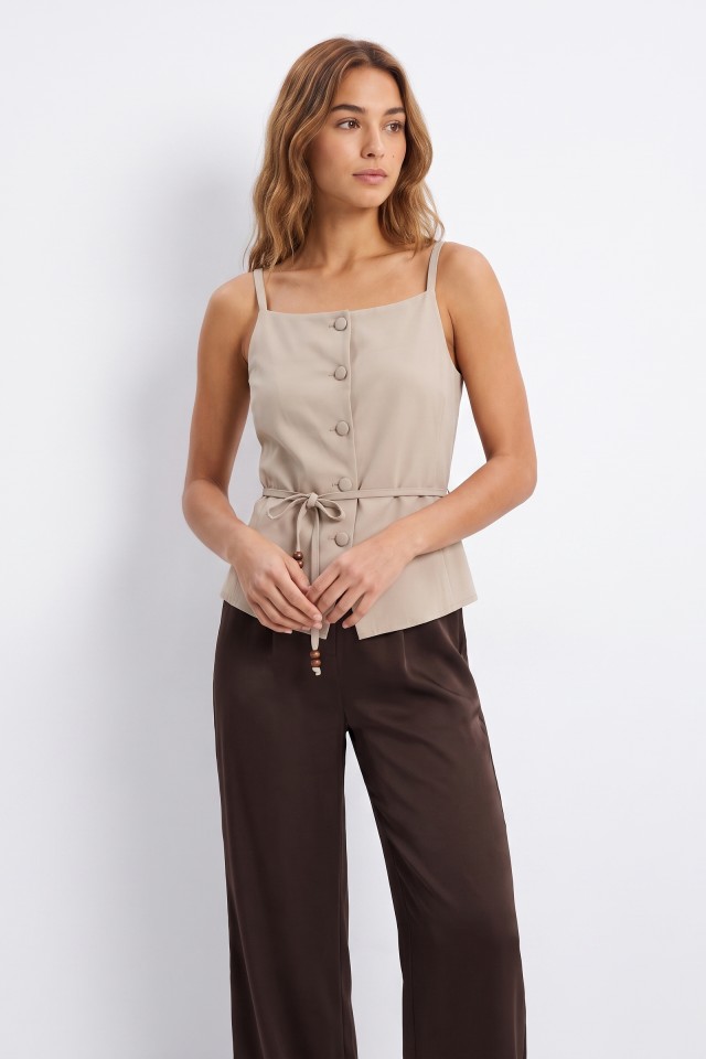 Top beige tirantes bot�n