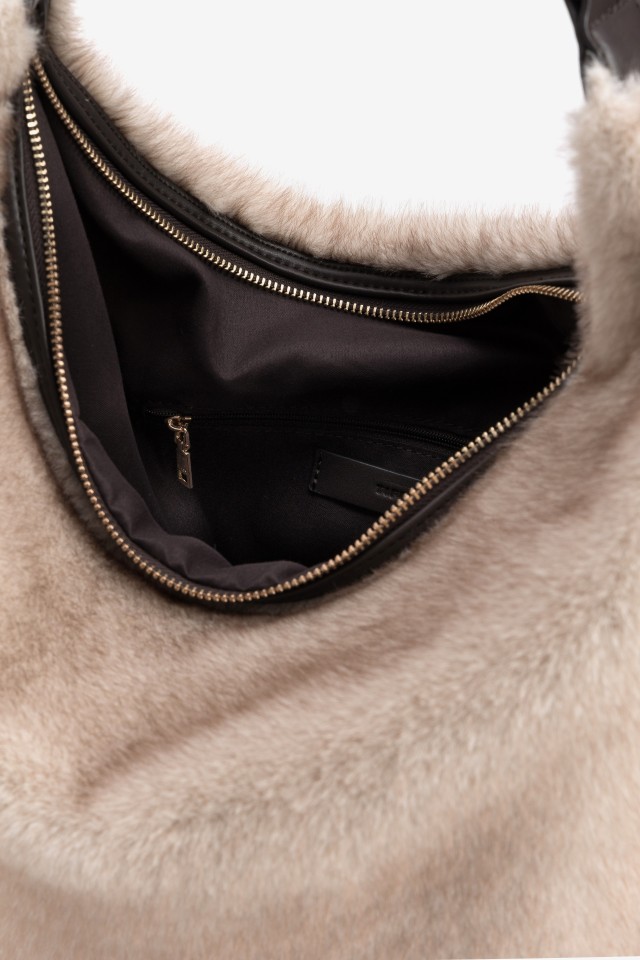 Bolso beige de pelo Bolso beige de pelo