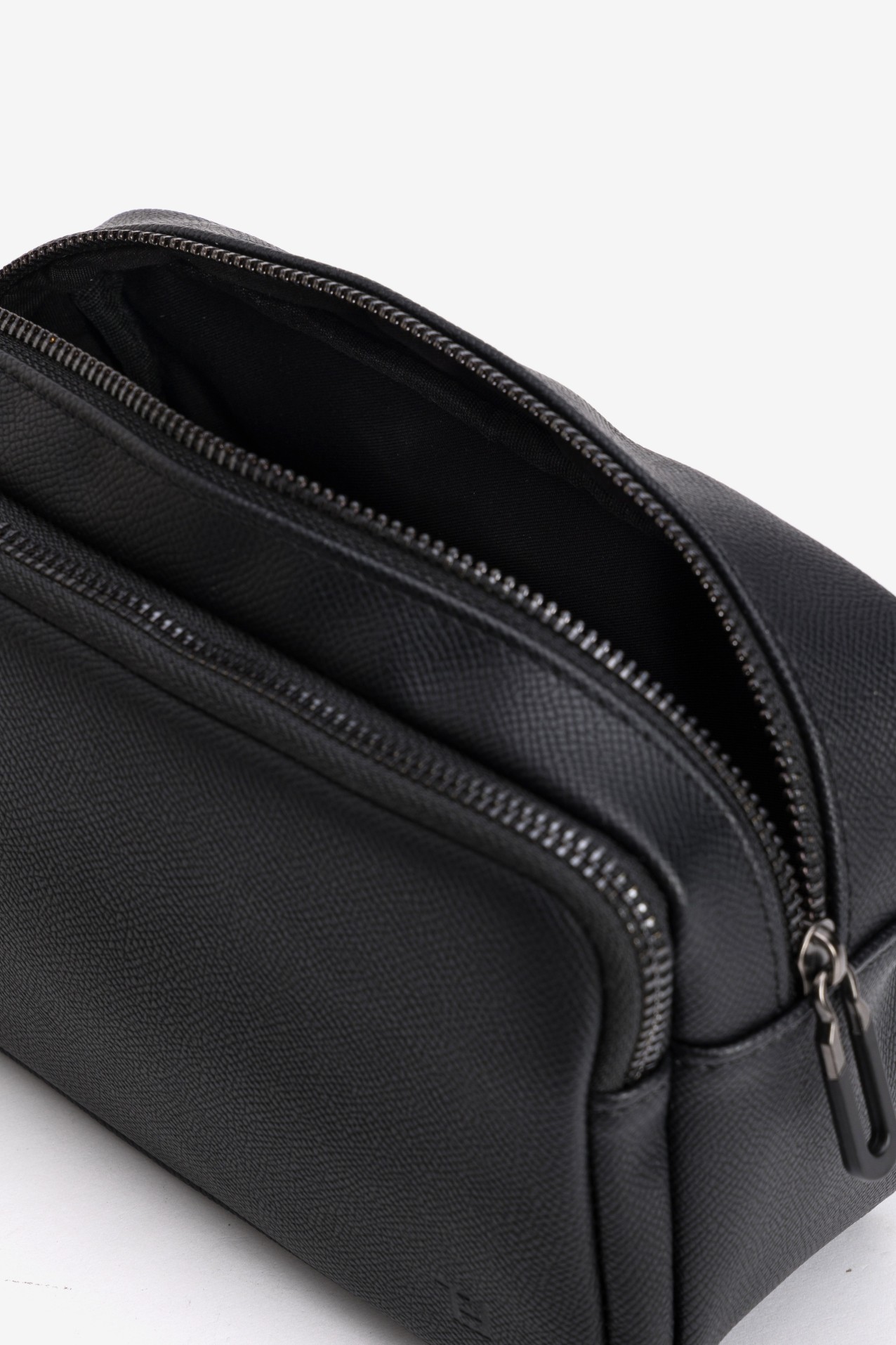Neceser masculino negro minimalista