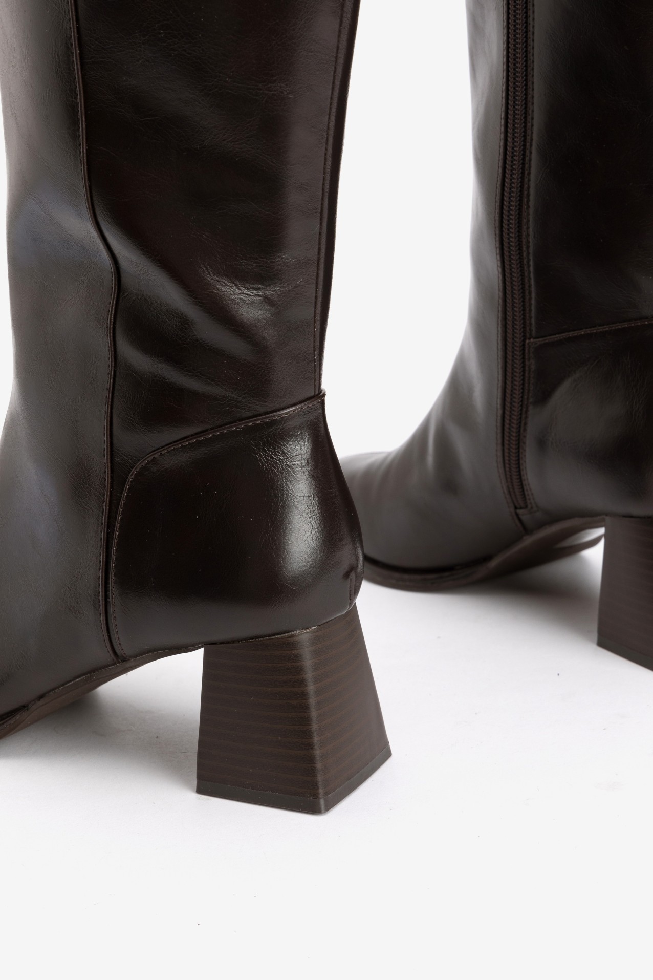 Bota alta marr�n oscuro