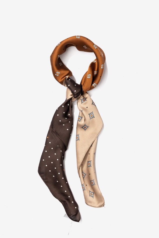 Pa�uelo marr�n estampado retro
