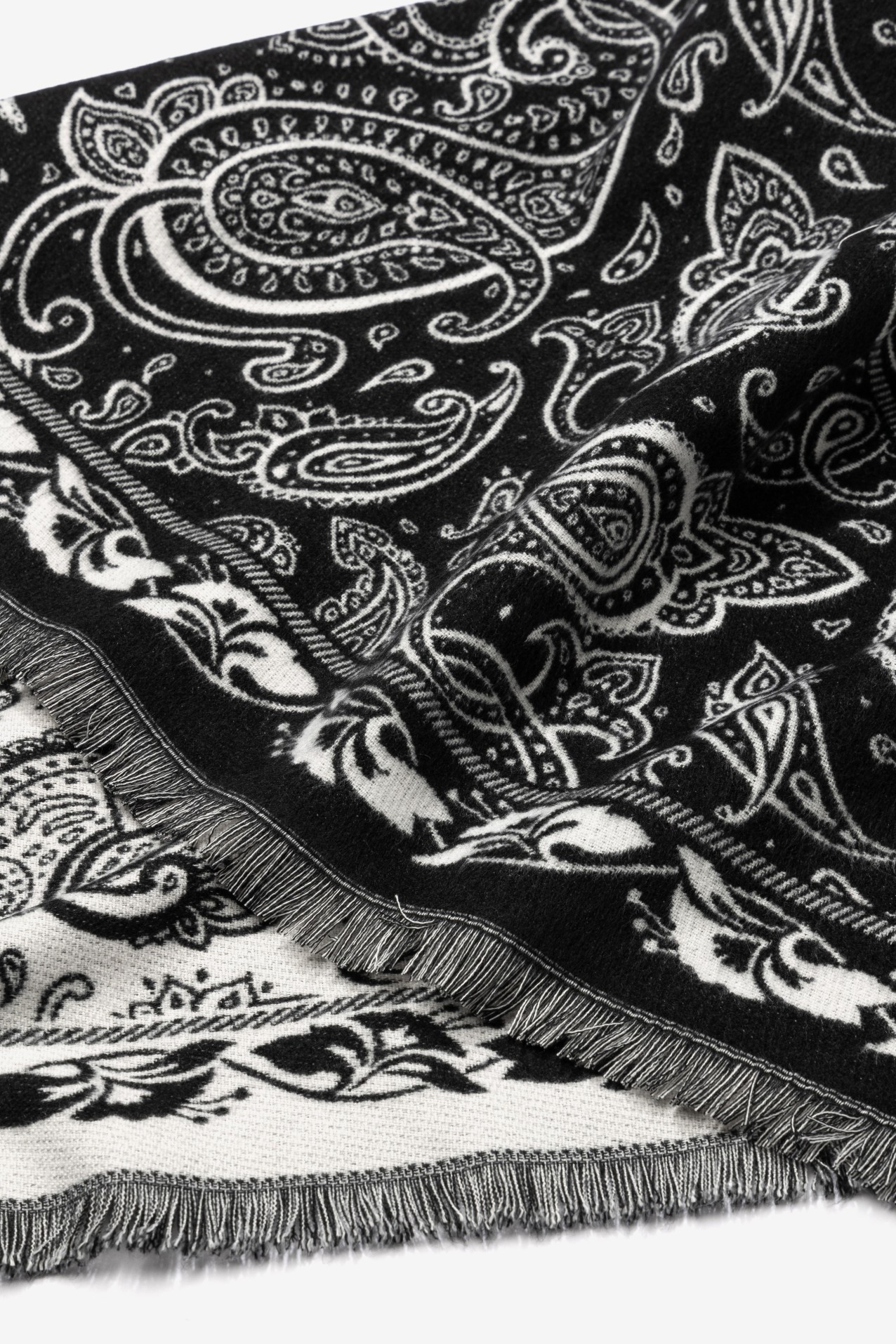 Cachecol Preto Paisley