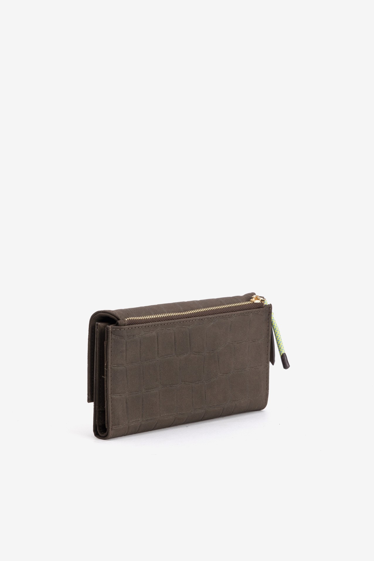 Monedero chocolate texturizado