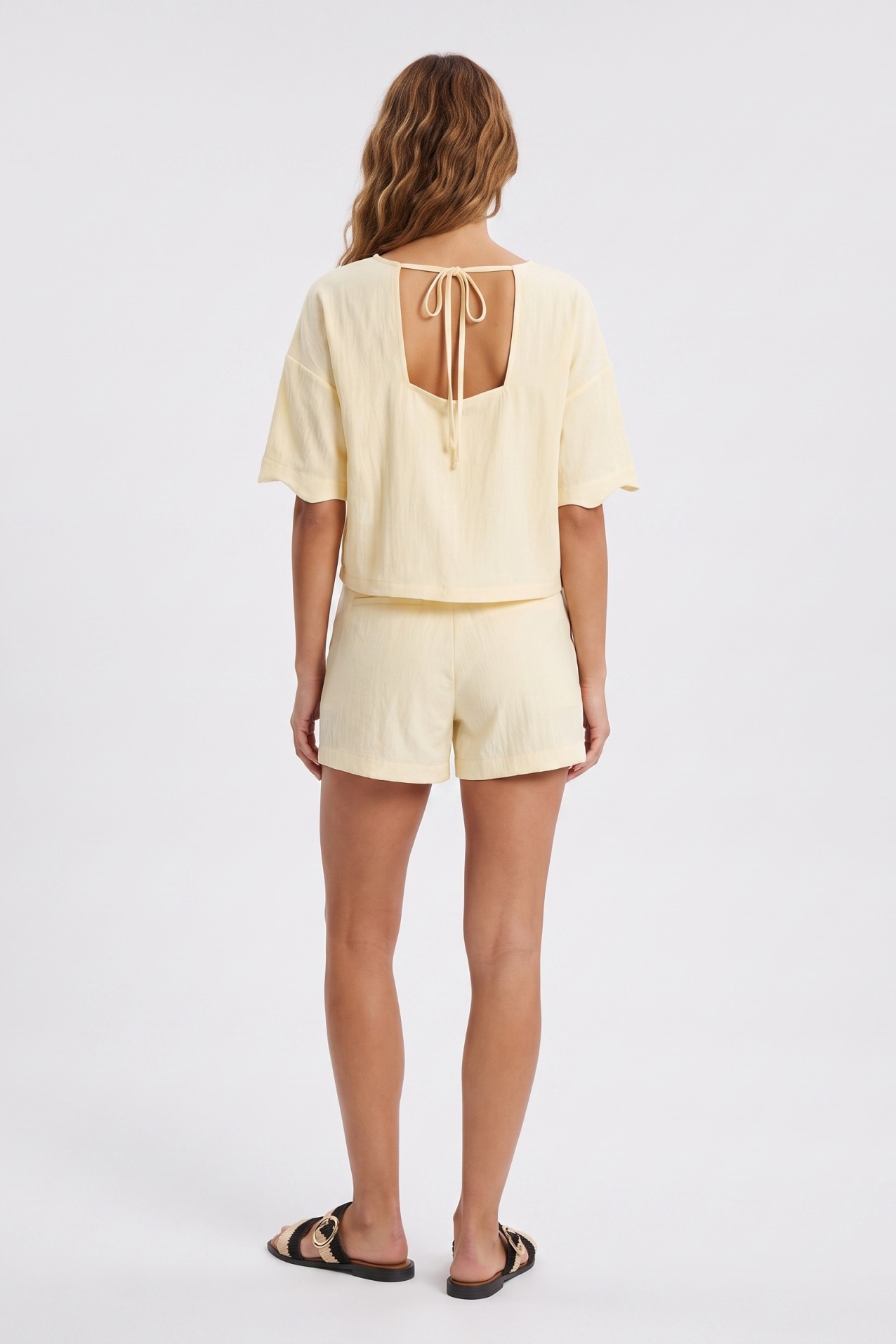 Cal��es amarelo corte relaxed