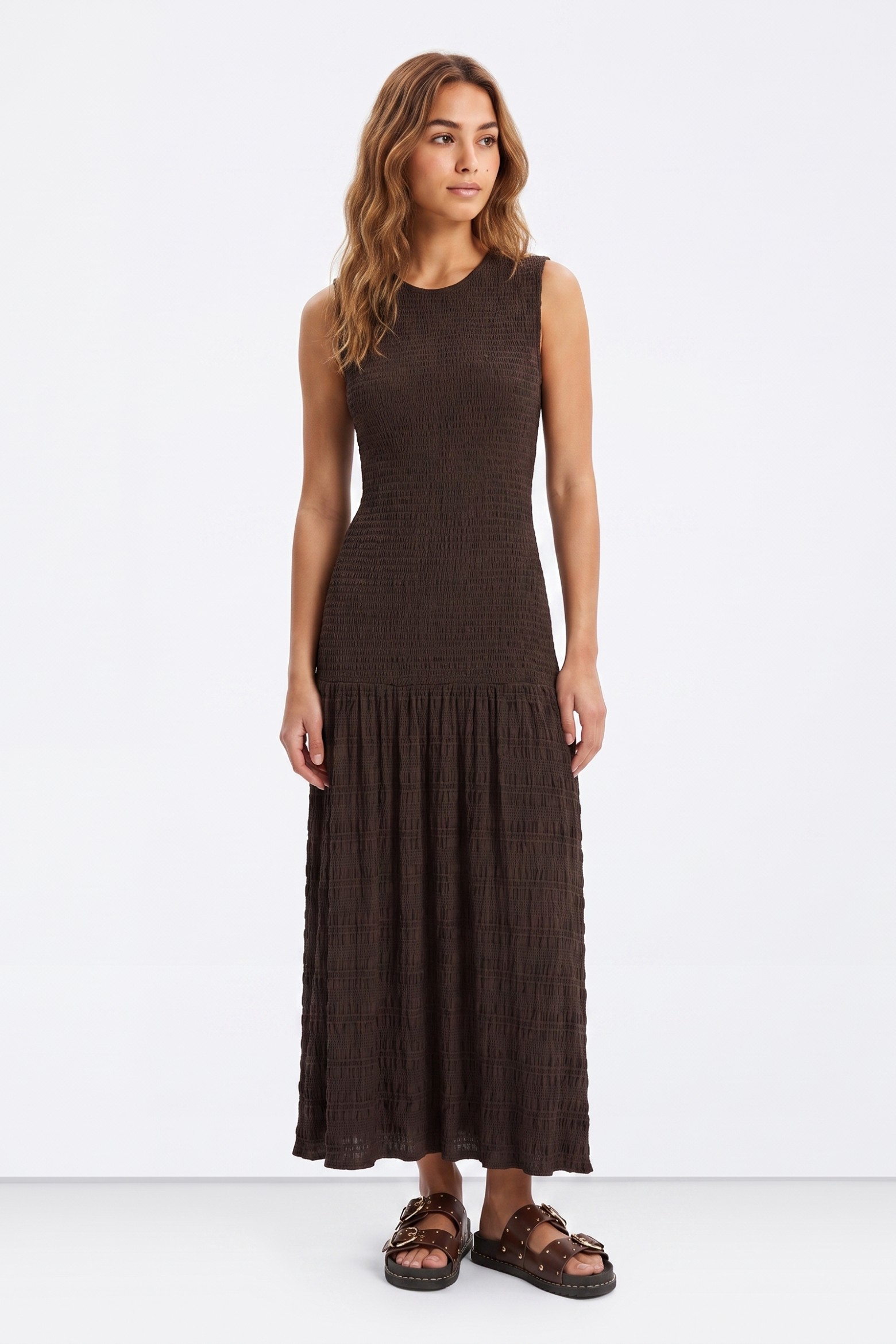 Vestido largo chocolate sin mangas