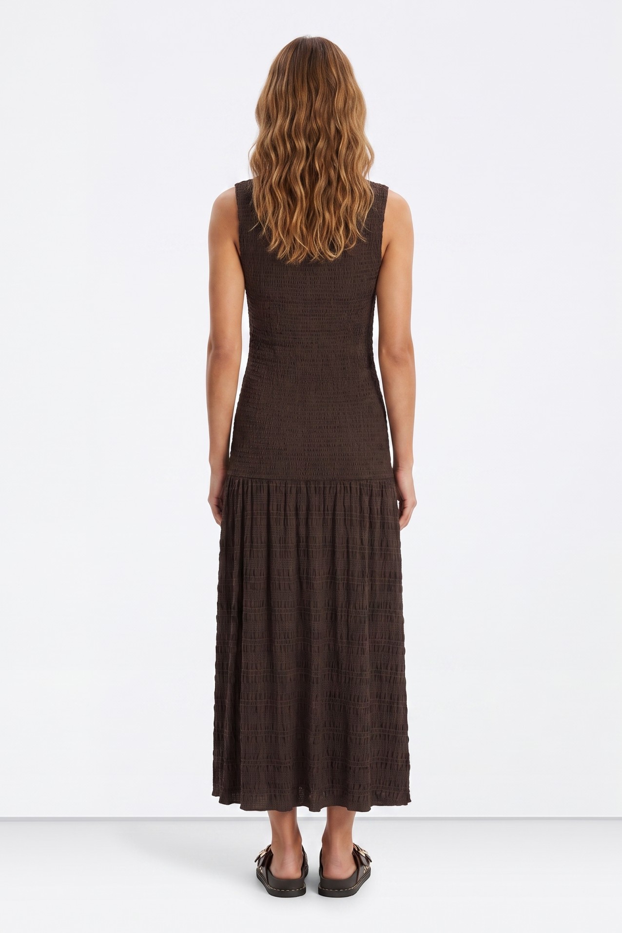 Vestido largo chocolate sin mangas