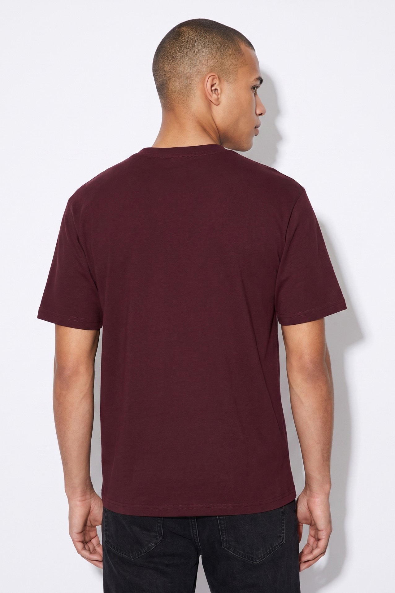 Camiseta roja recta letras