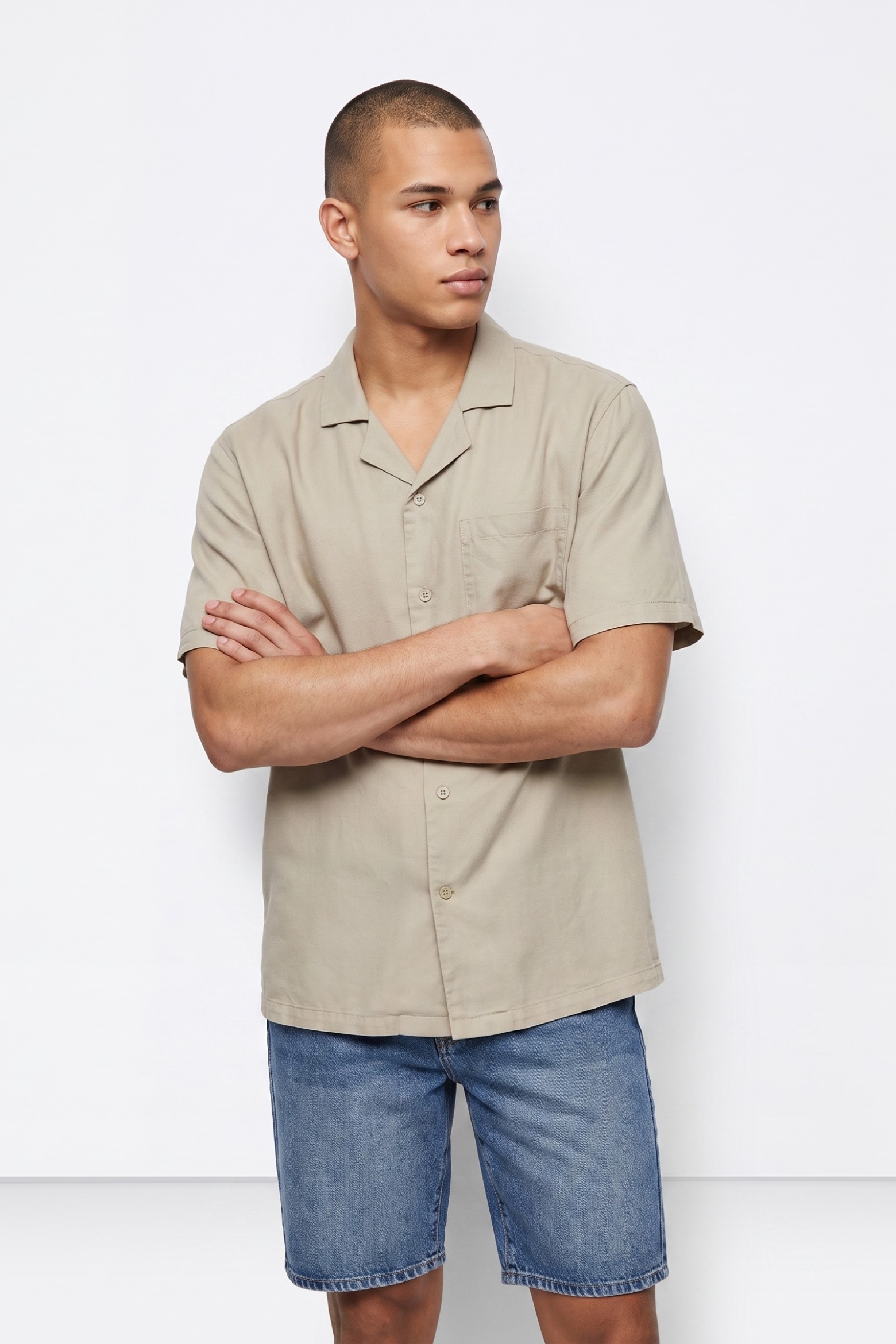 Camisa bege manga curta