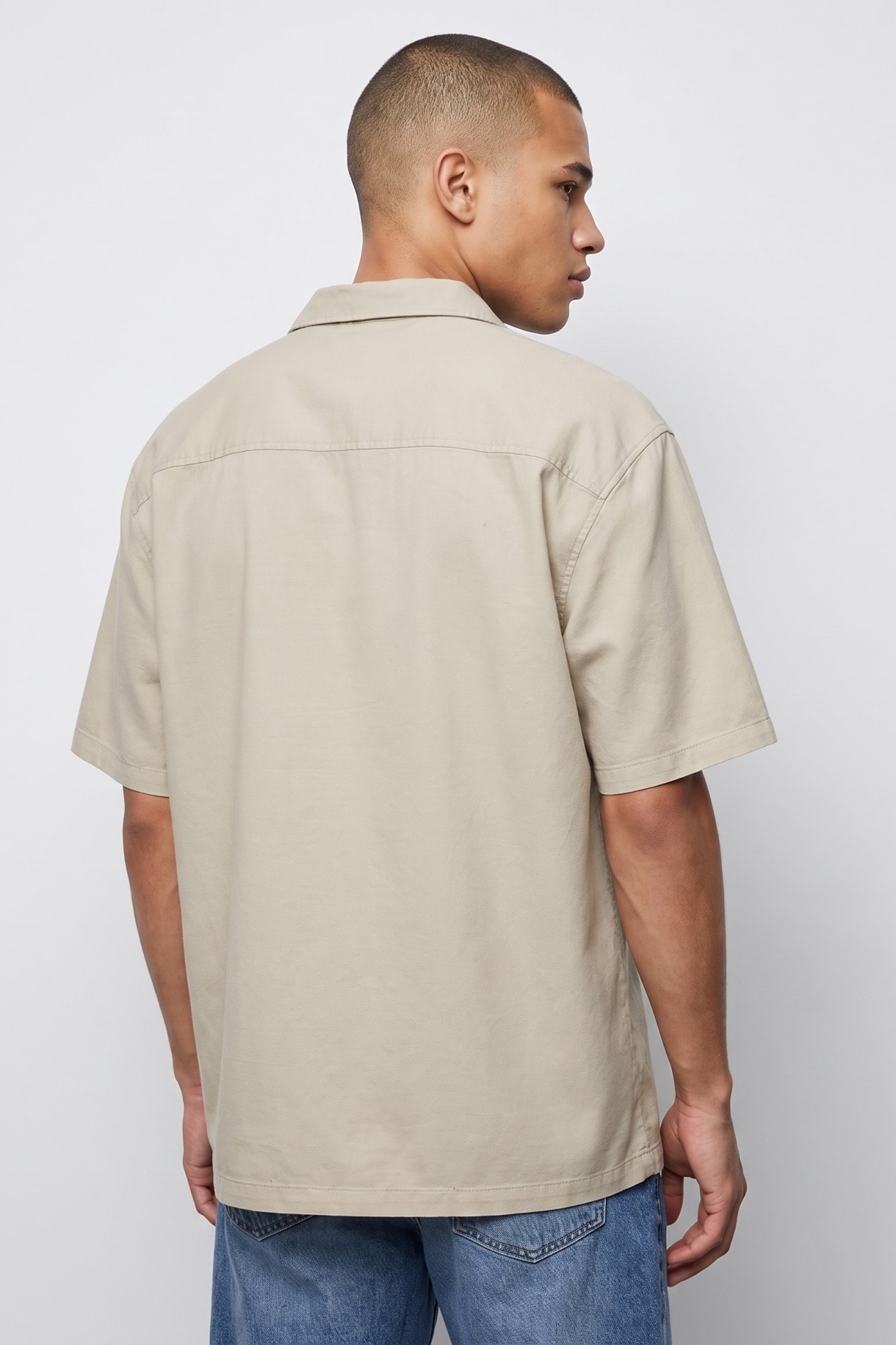 Camisa bege manga curta