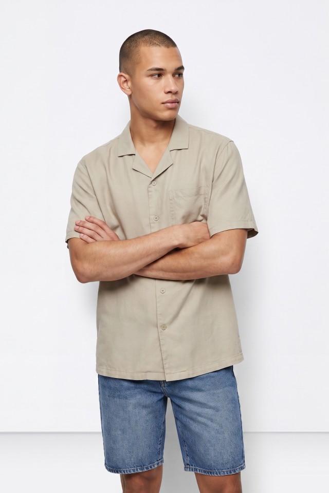 Camisa bege manga curta