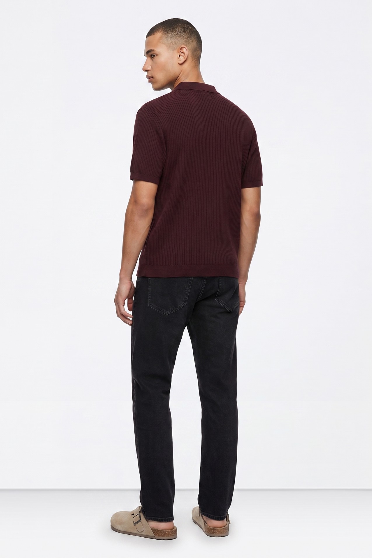 Logan Relaxed Black Jeans