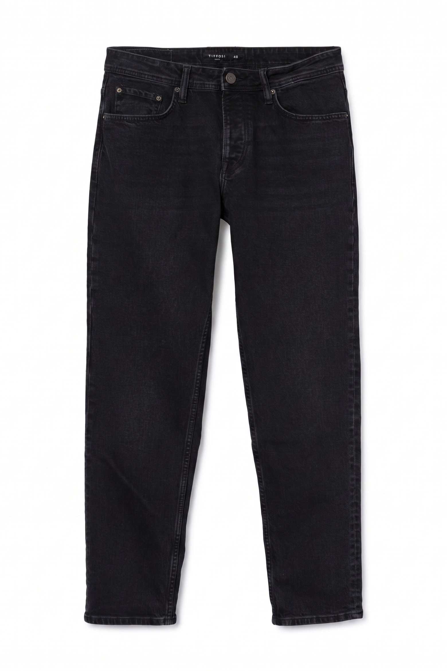 Logan Relaxed Black Jeans