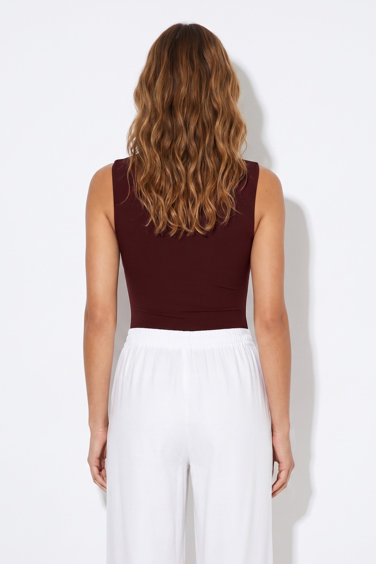 Body de cor vinho elegante