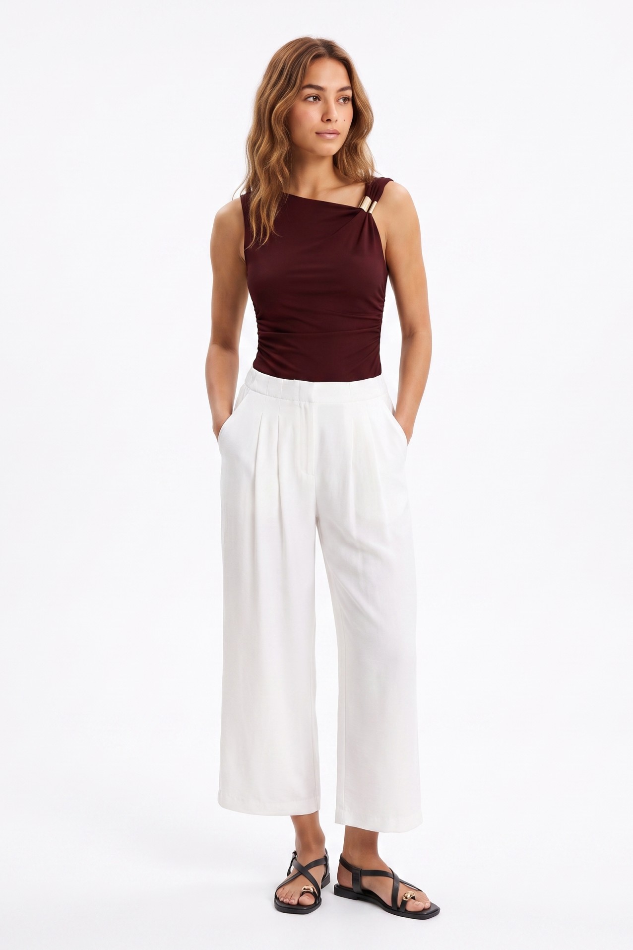 Body de cor vinho elegante