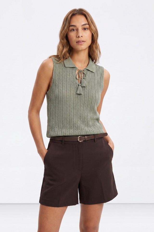 Camiseta verde sin mangas