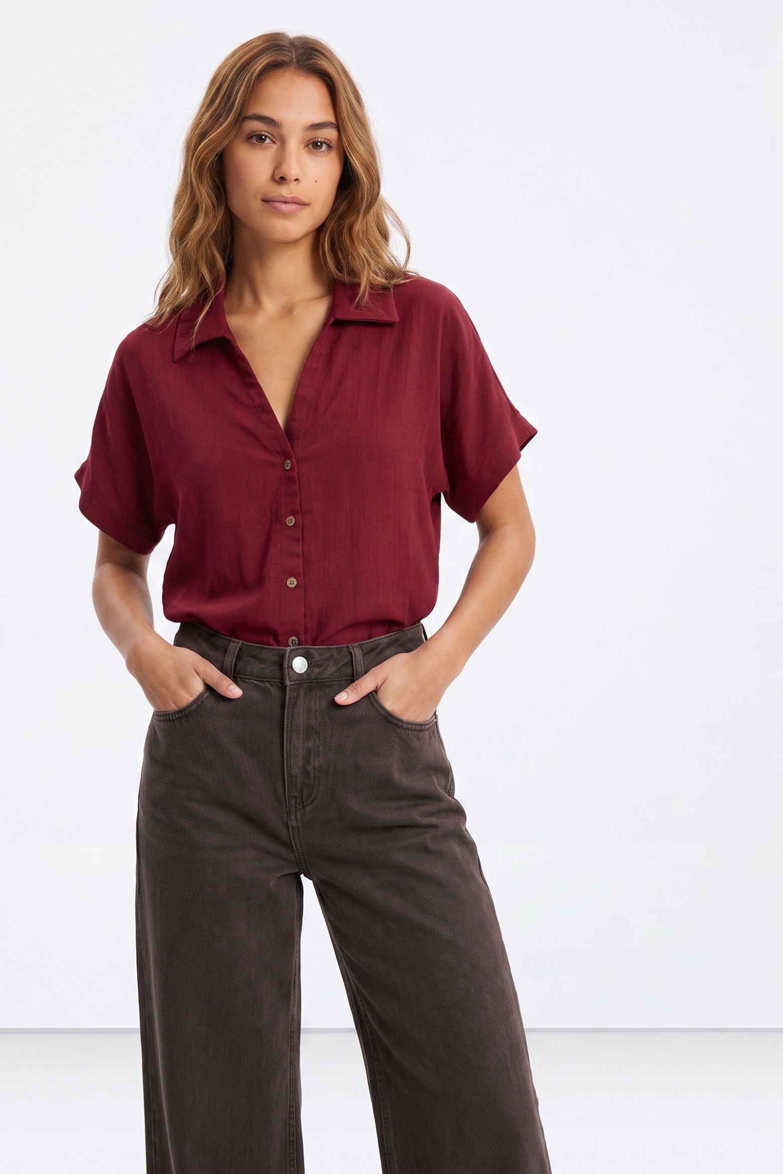Camisa corta vino botones
