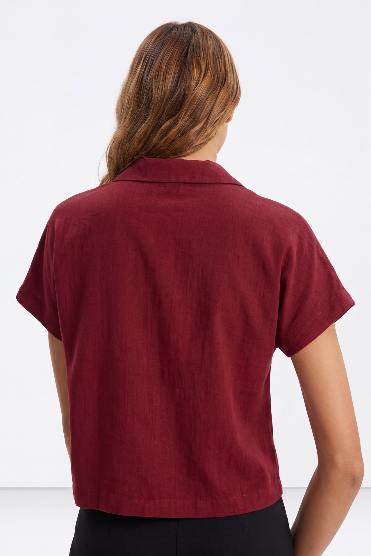Camisa corta vino botones