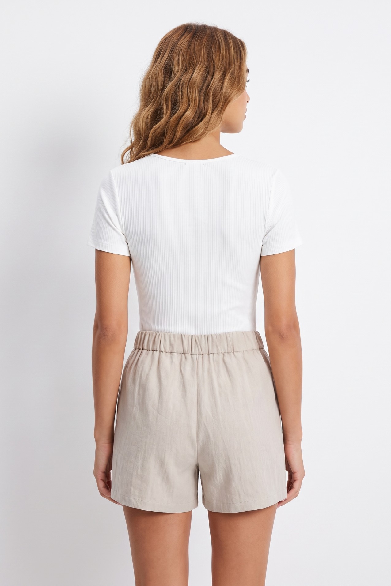 T-shirt branca decote renda