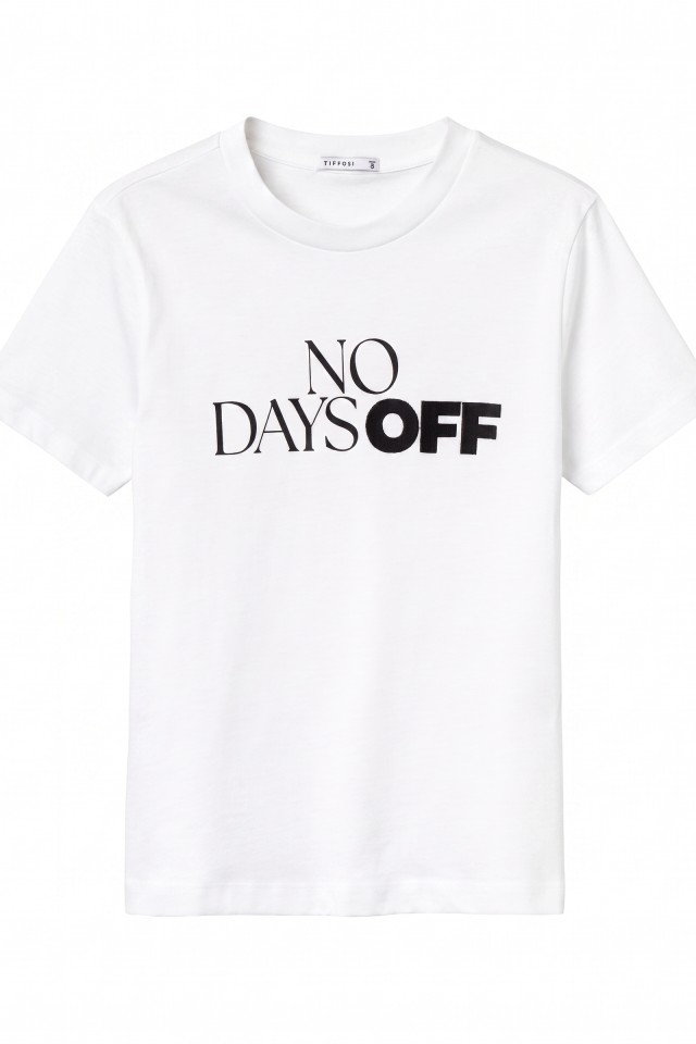 Camiseta blanca NO DAYS OFF Camiseta blanca NO DAYS OFF