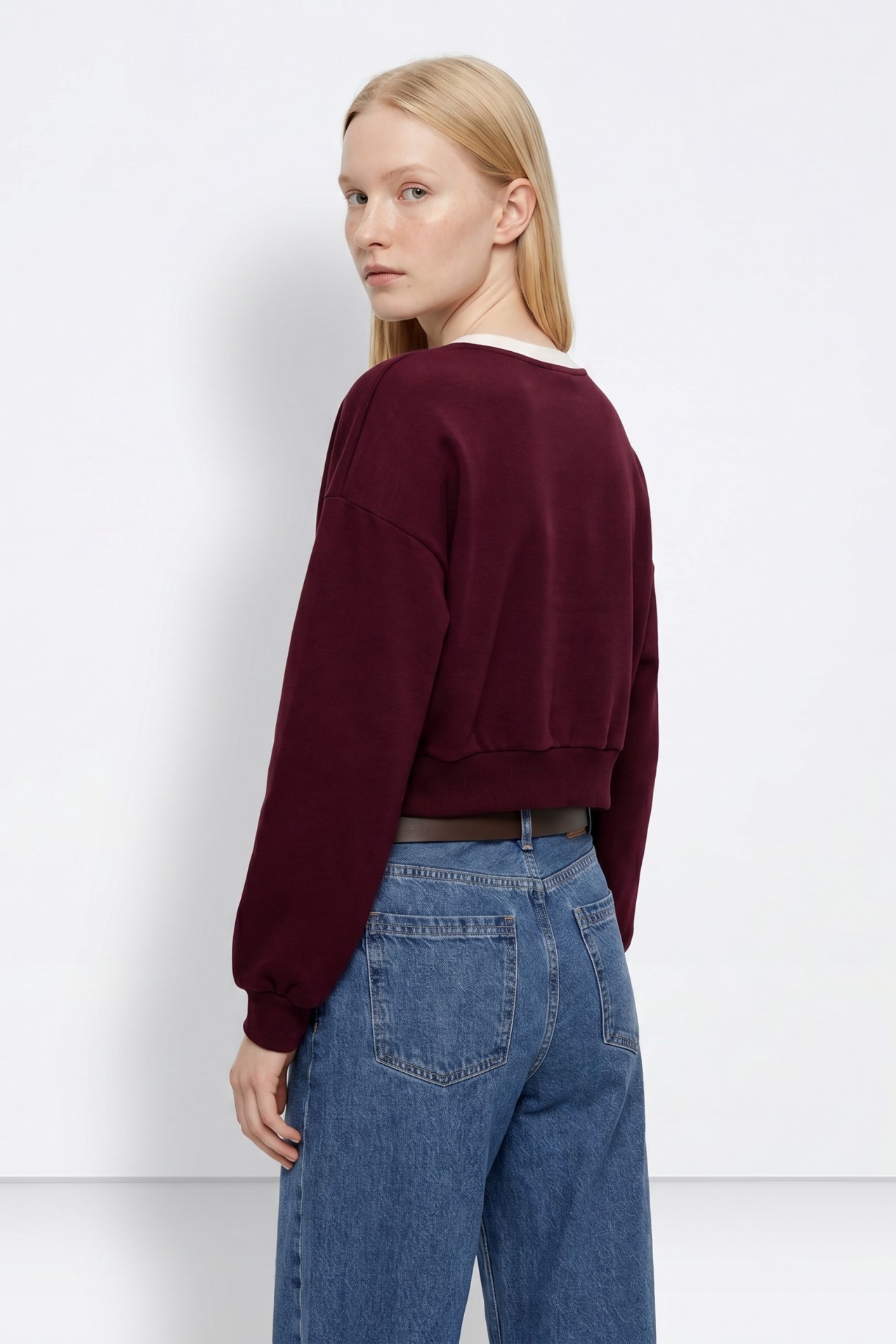 Sweatshirt cropped cor vinho