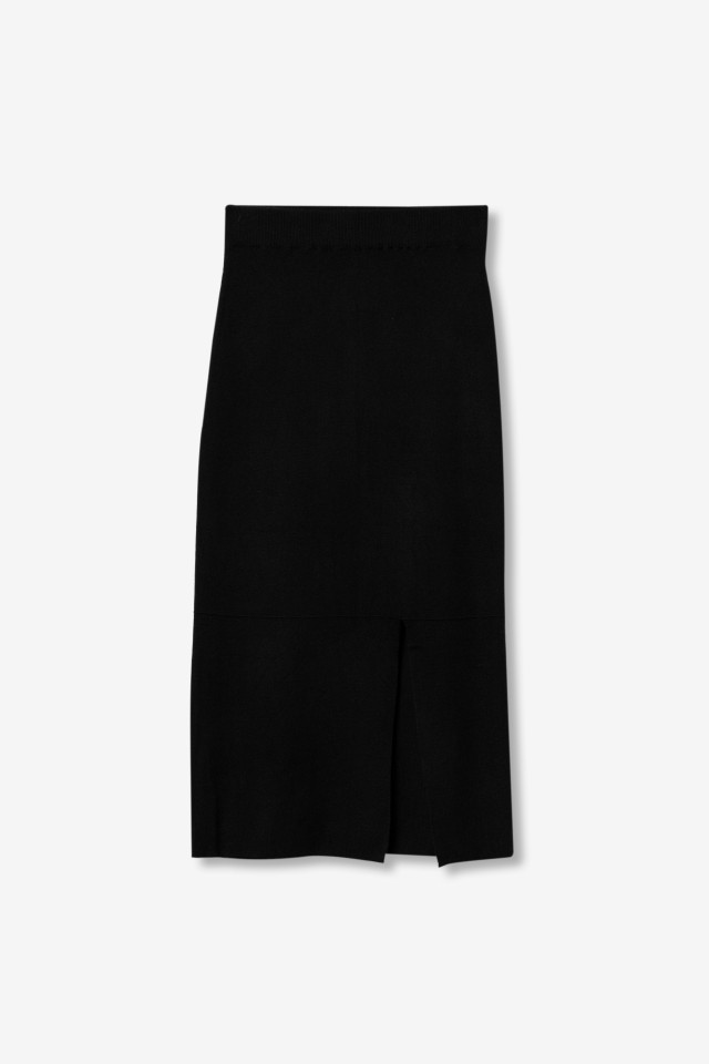 Falda negra midi ajustada