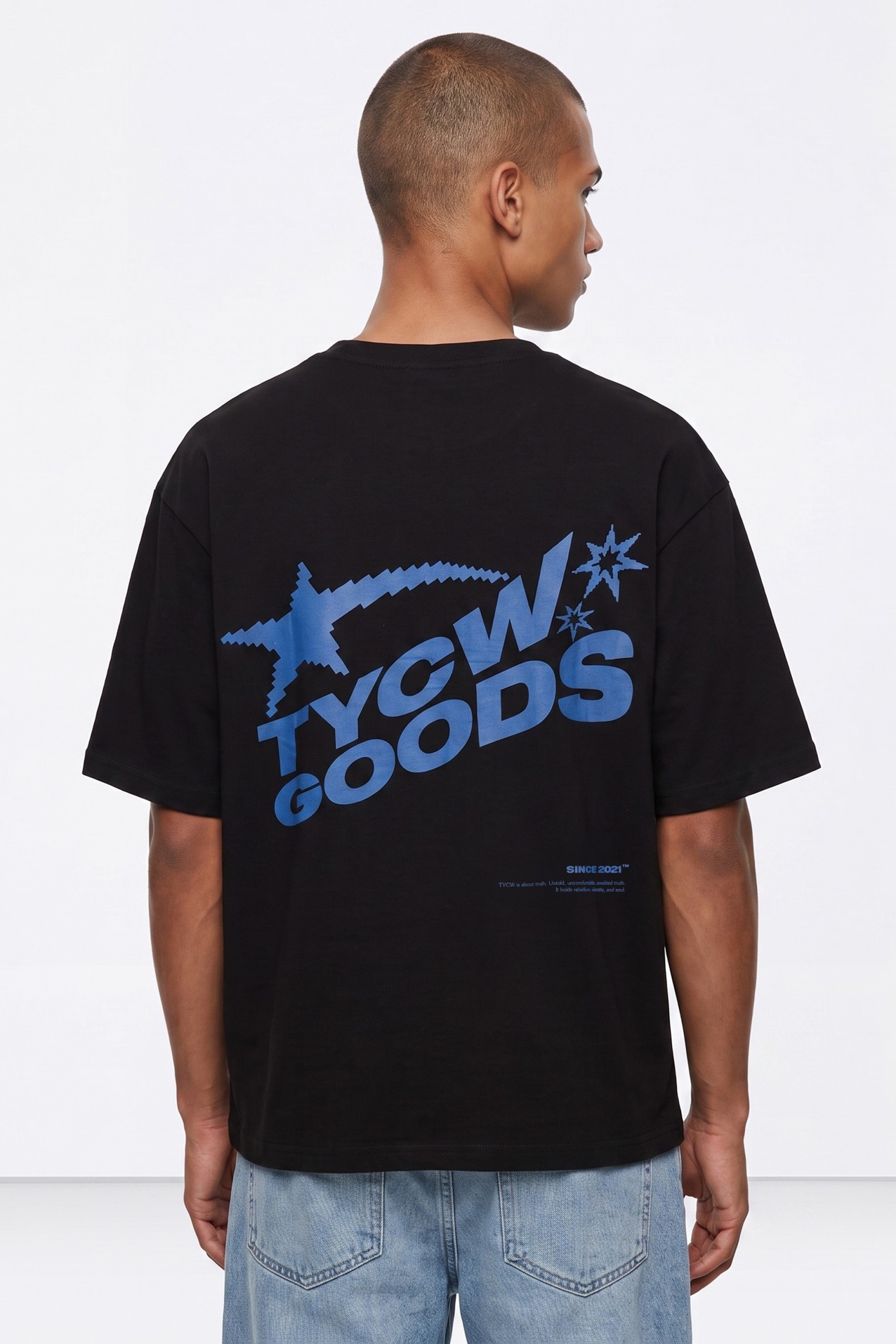 Camiseta oversize negra estampada
